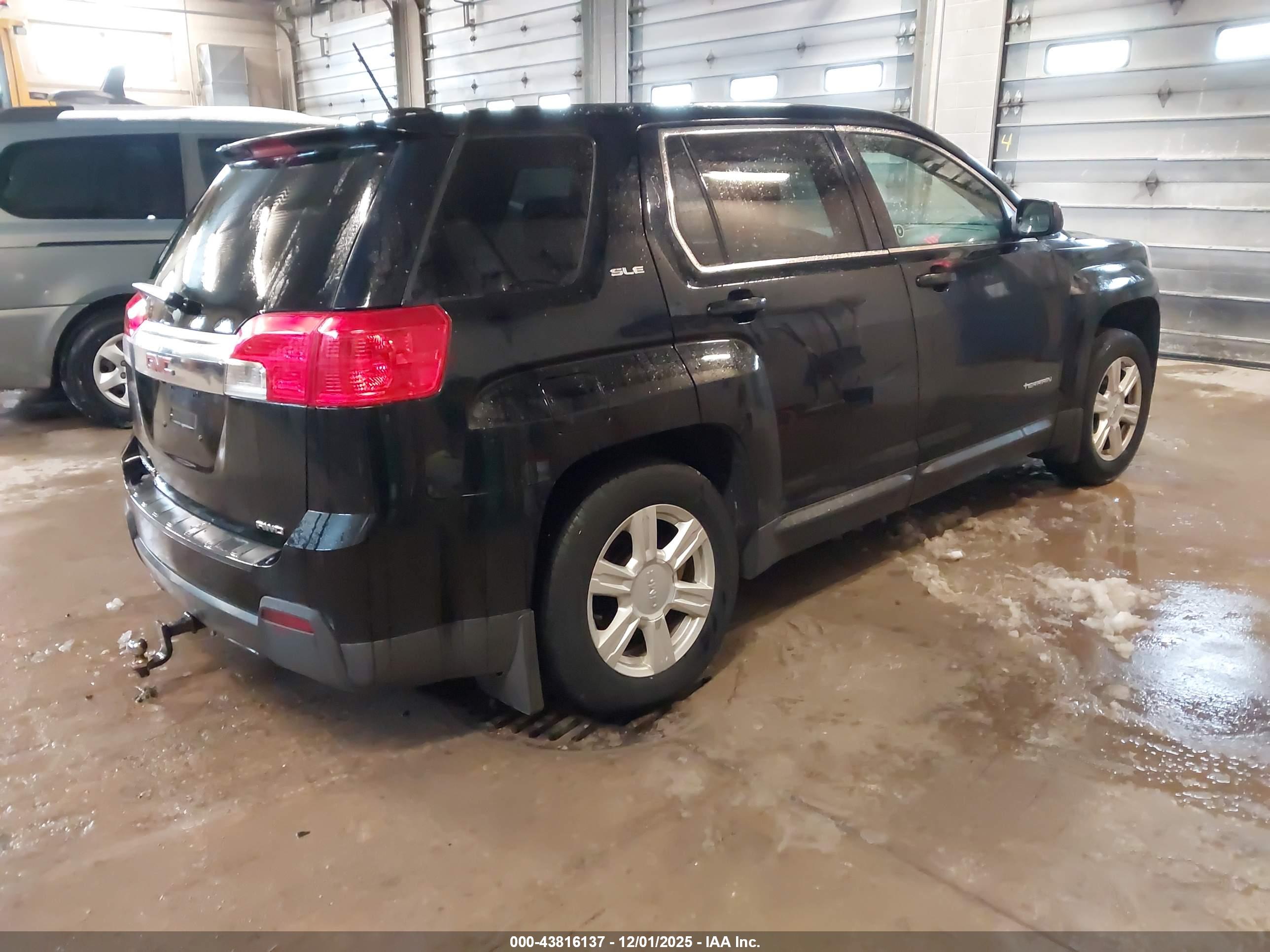 GMC TERRAIN image 4