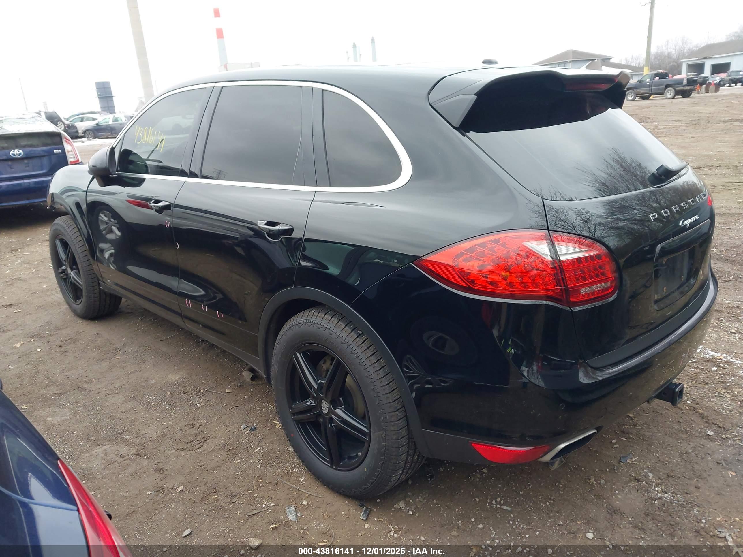 PORSCHE CAYENNE image 3