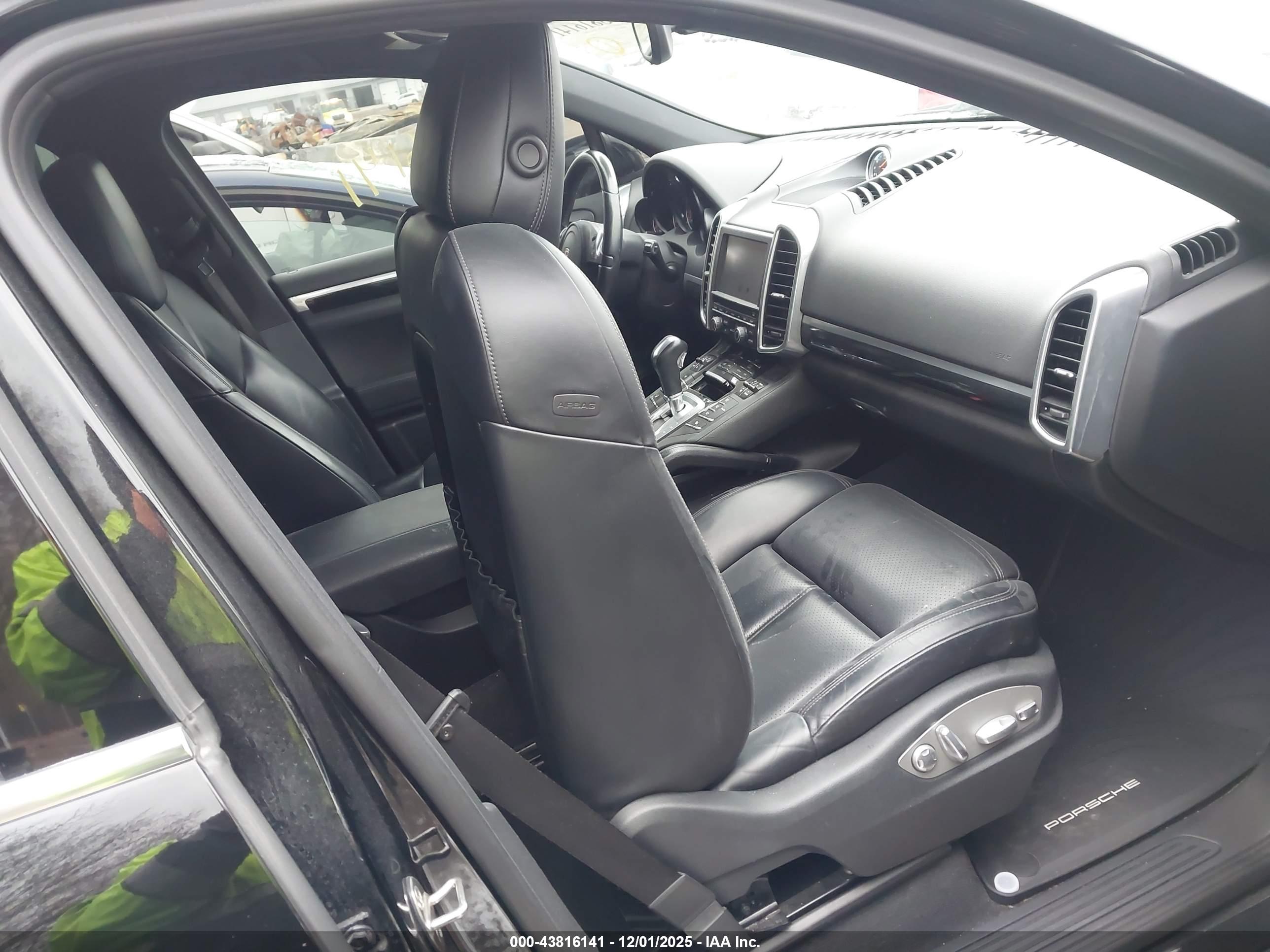 PORSCHE CAYENNE image 5