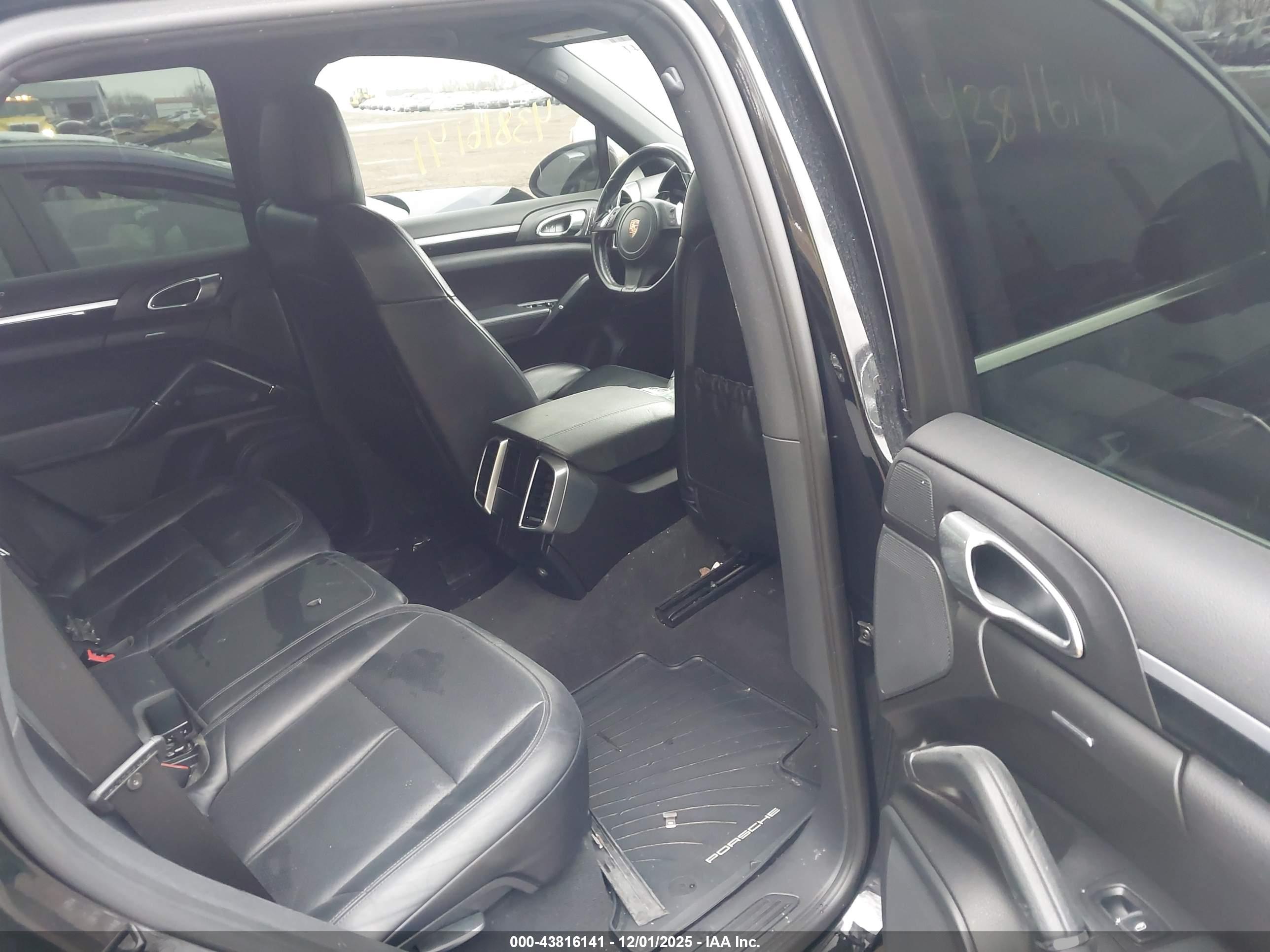 PORSCHE CAYENNE image 8
