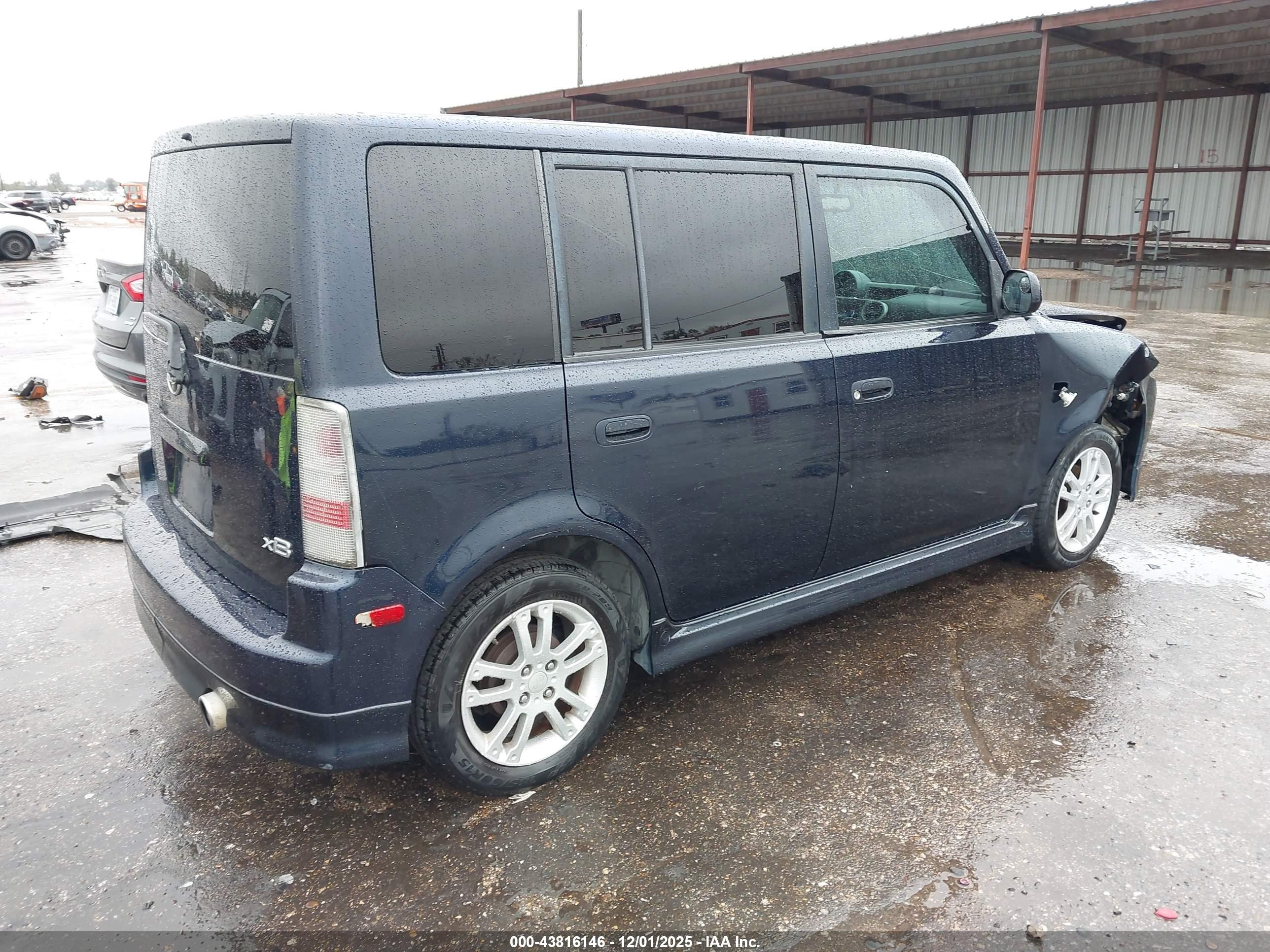 SCION XB image 4