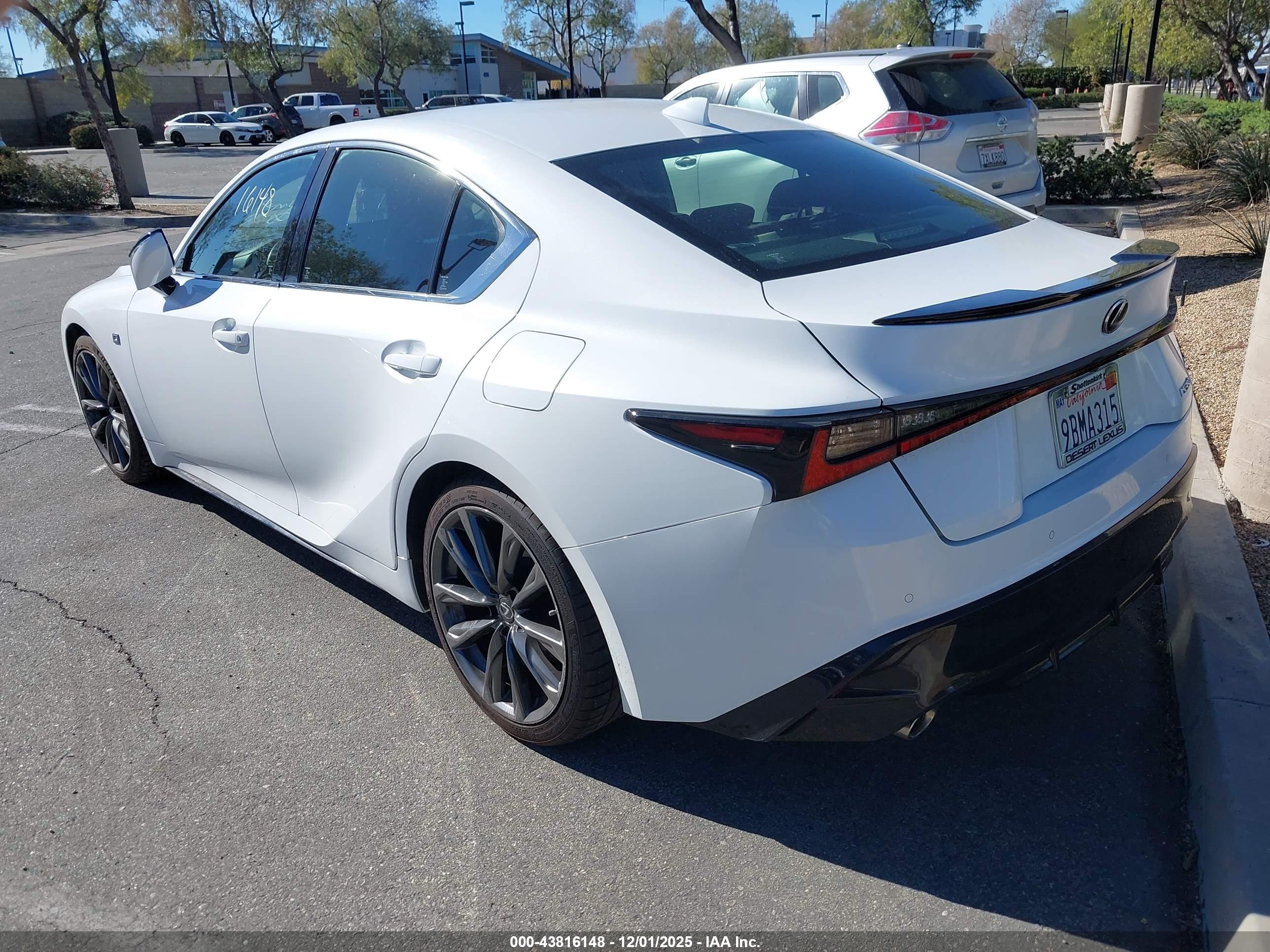 LEXUS IS image 3