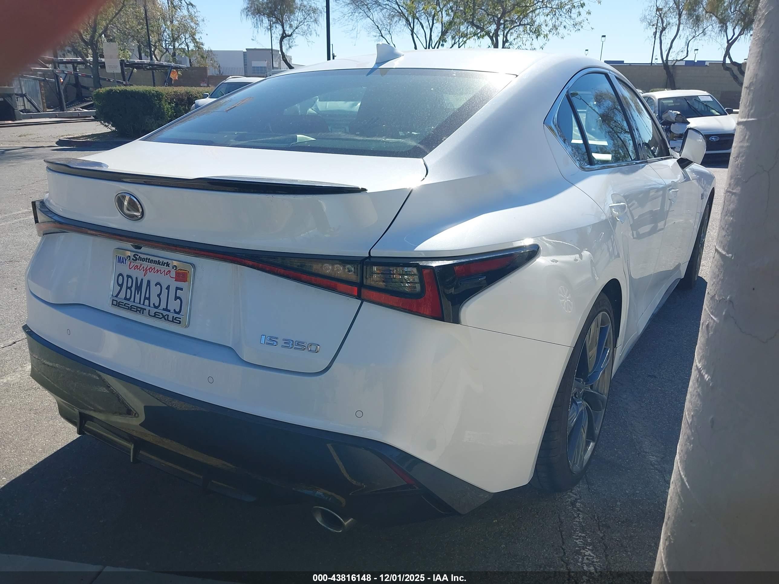 LEXUS IS image 4