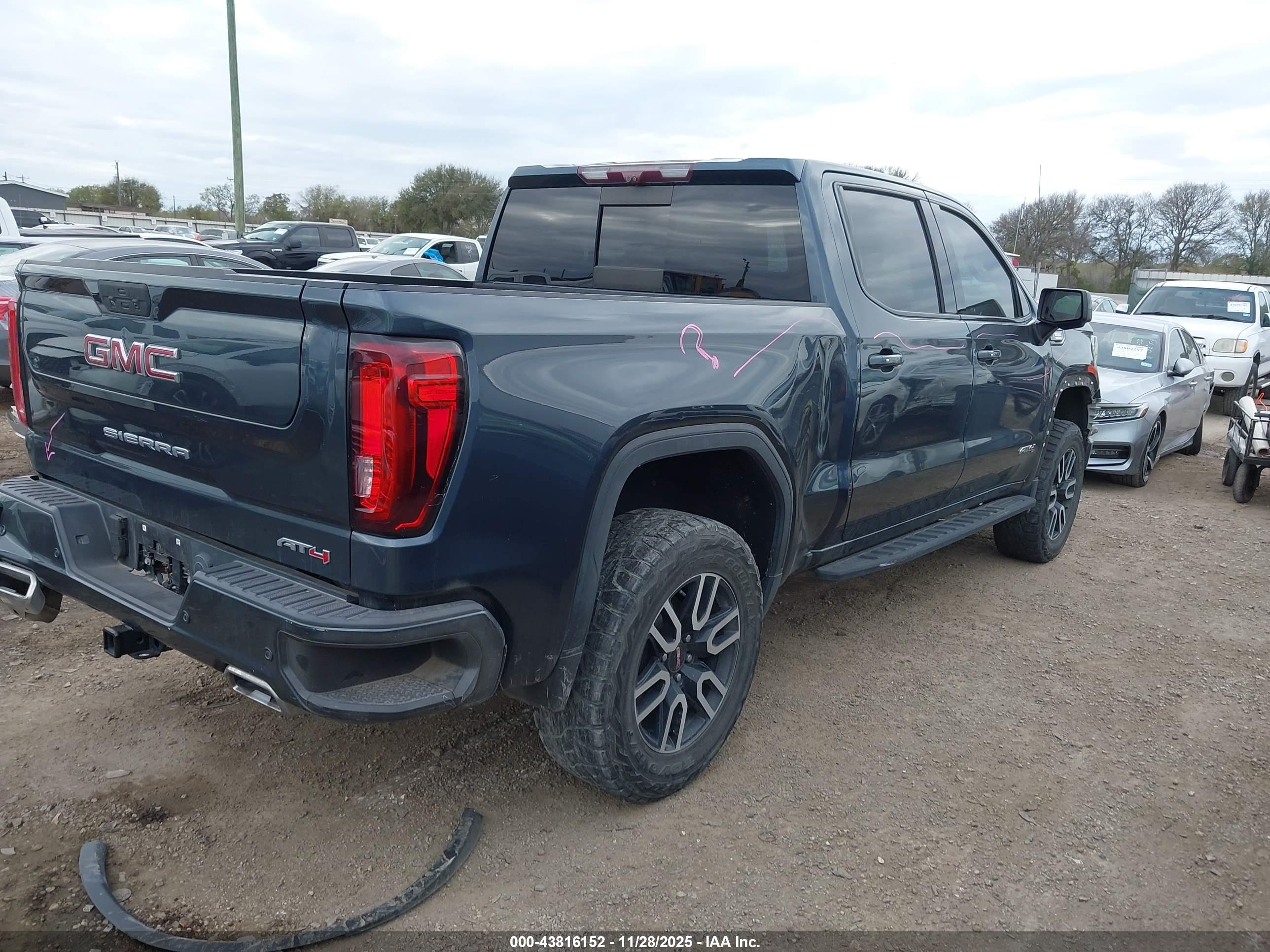 GMC SIERRA image 4