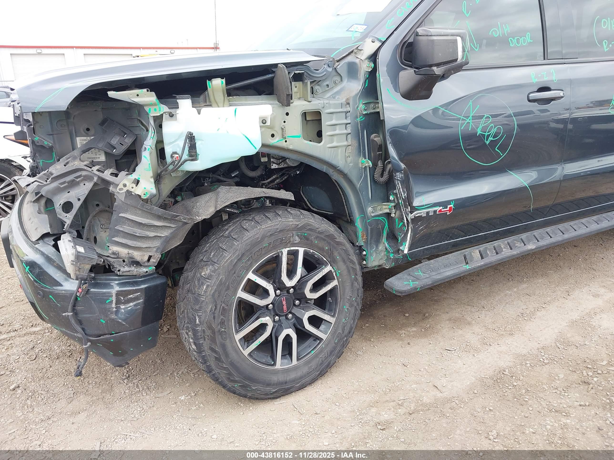GMC SIERRA image 6