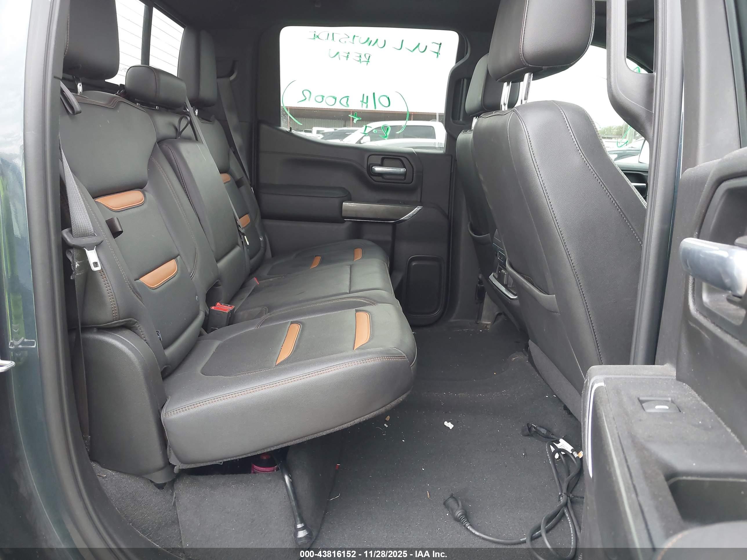 GMC SIERRA image 8