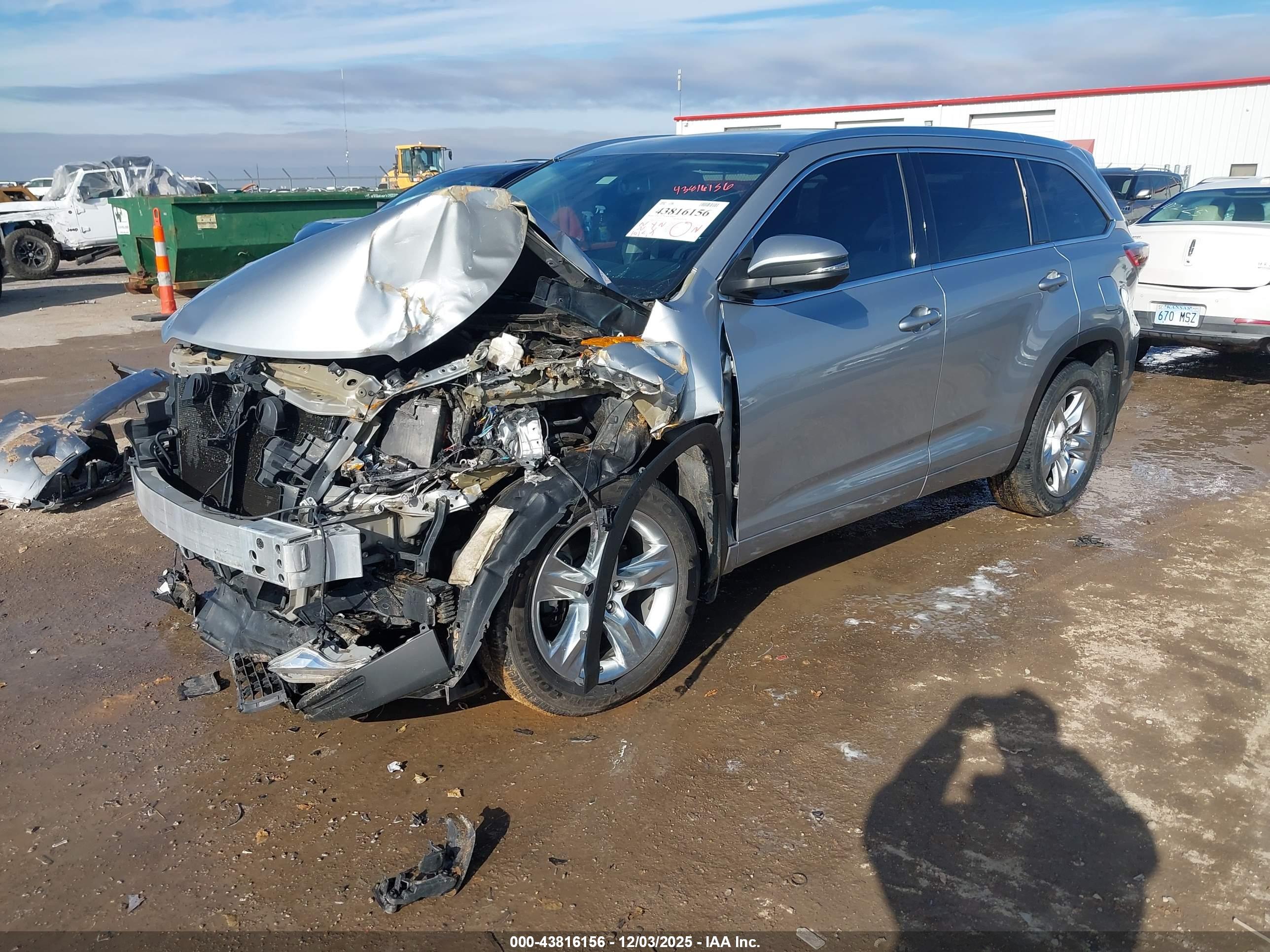 TOYOTA HIGHLANDER image 2