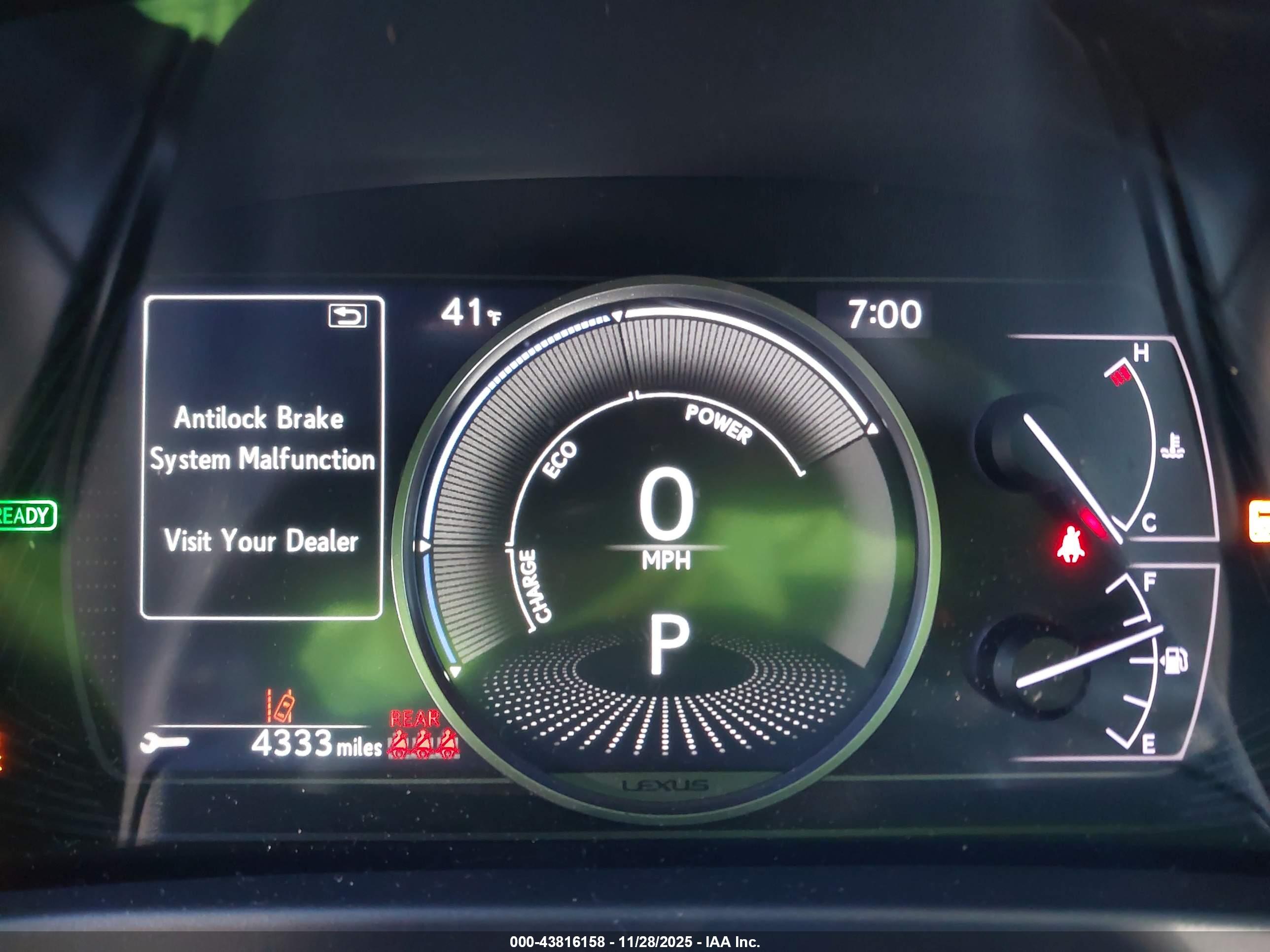 LEXUS UX image 7