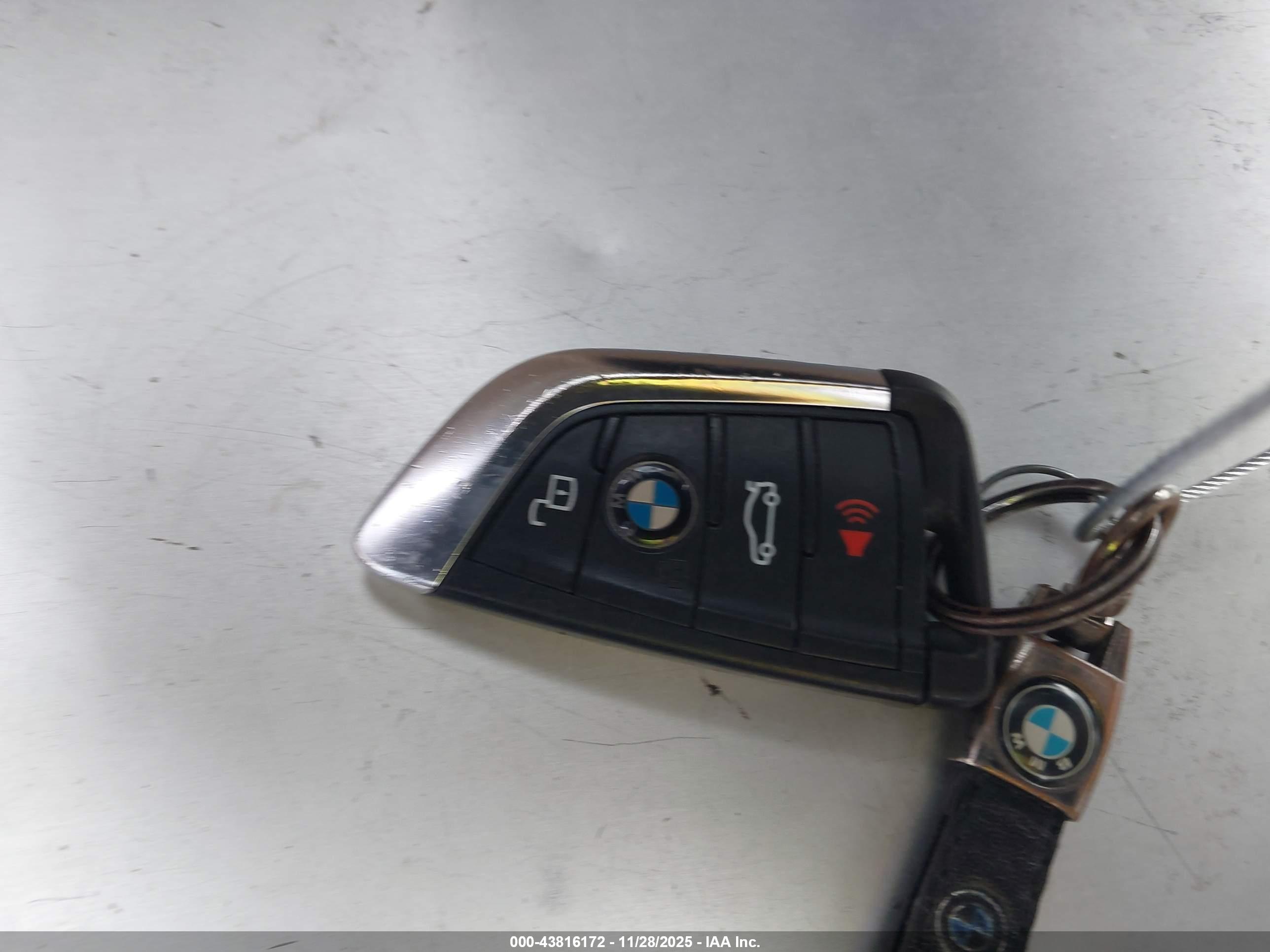 BMW 3 image 11