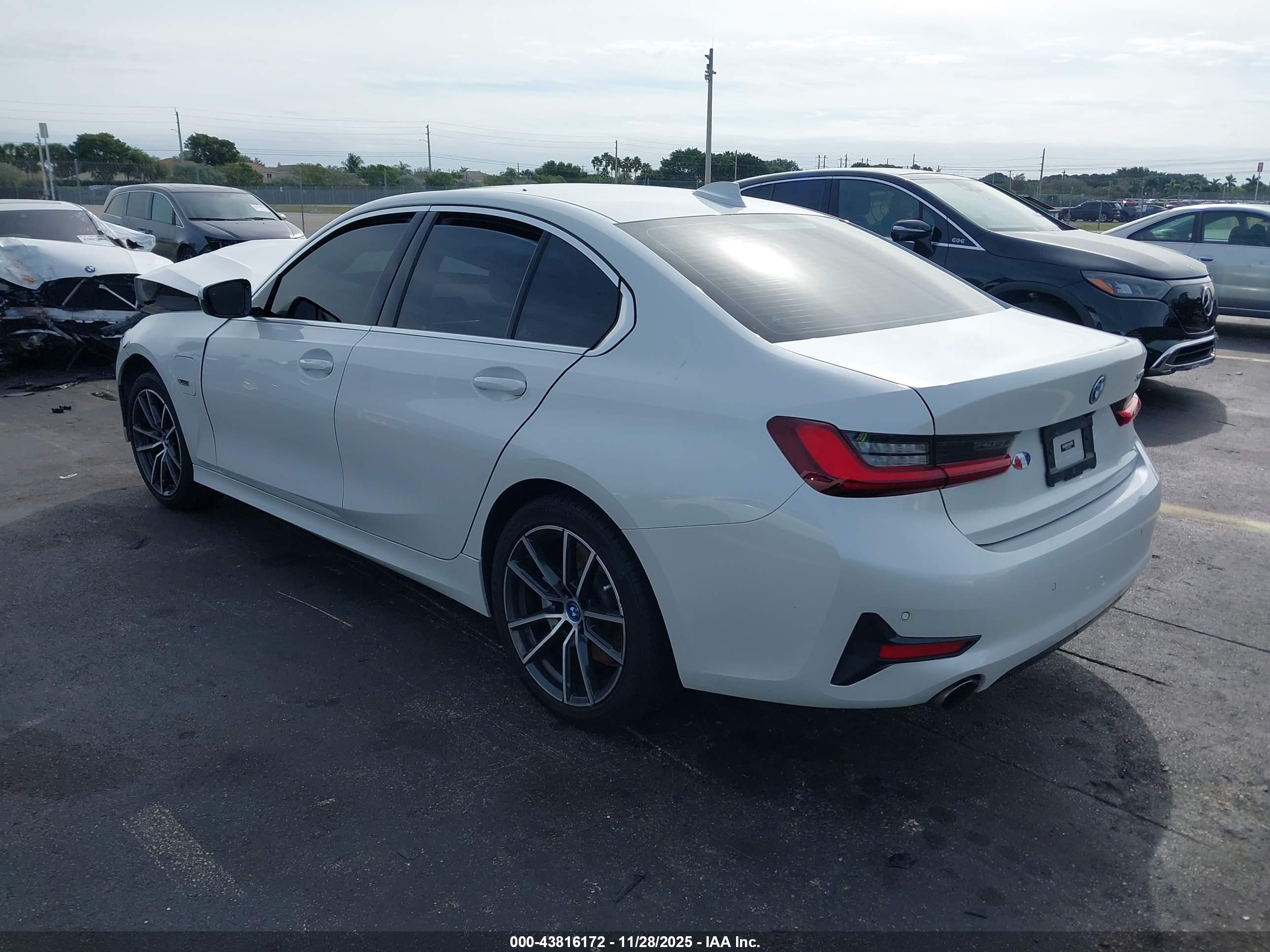 BMW 3 image 3