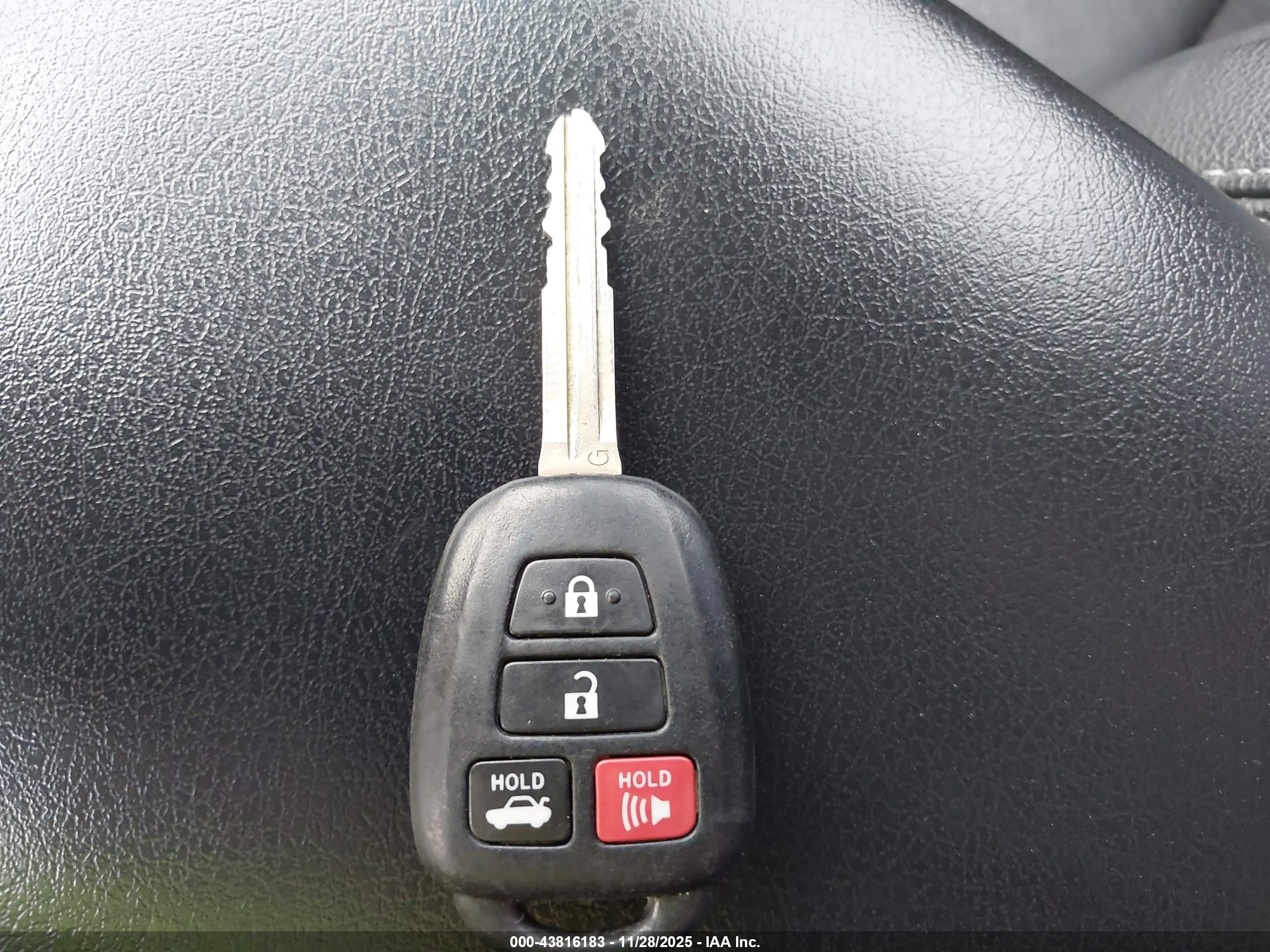 TOYOTA CAMRY image 11
