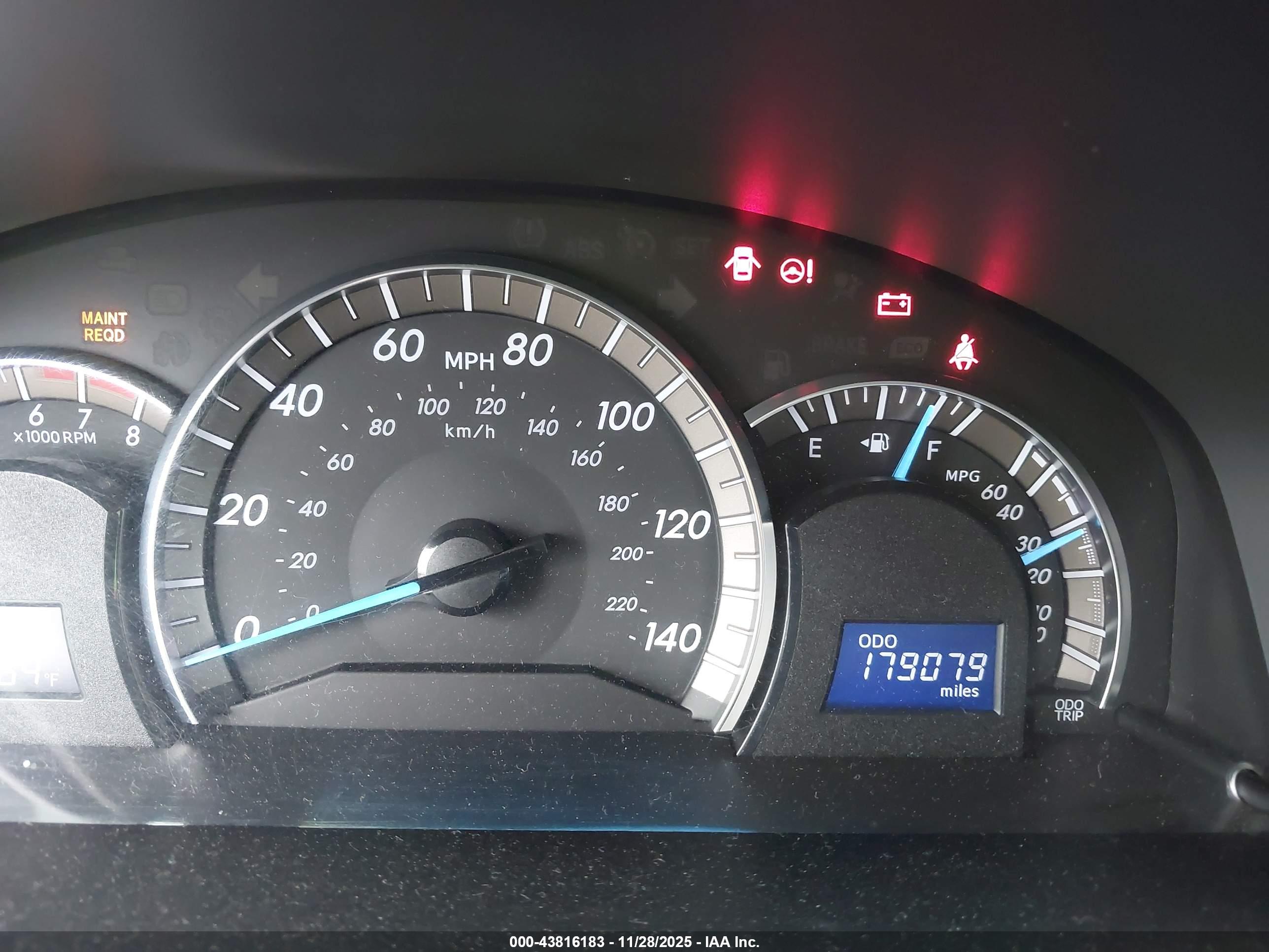 TOYOTA CAMRY image 7