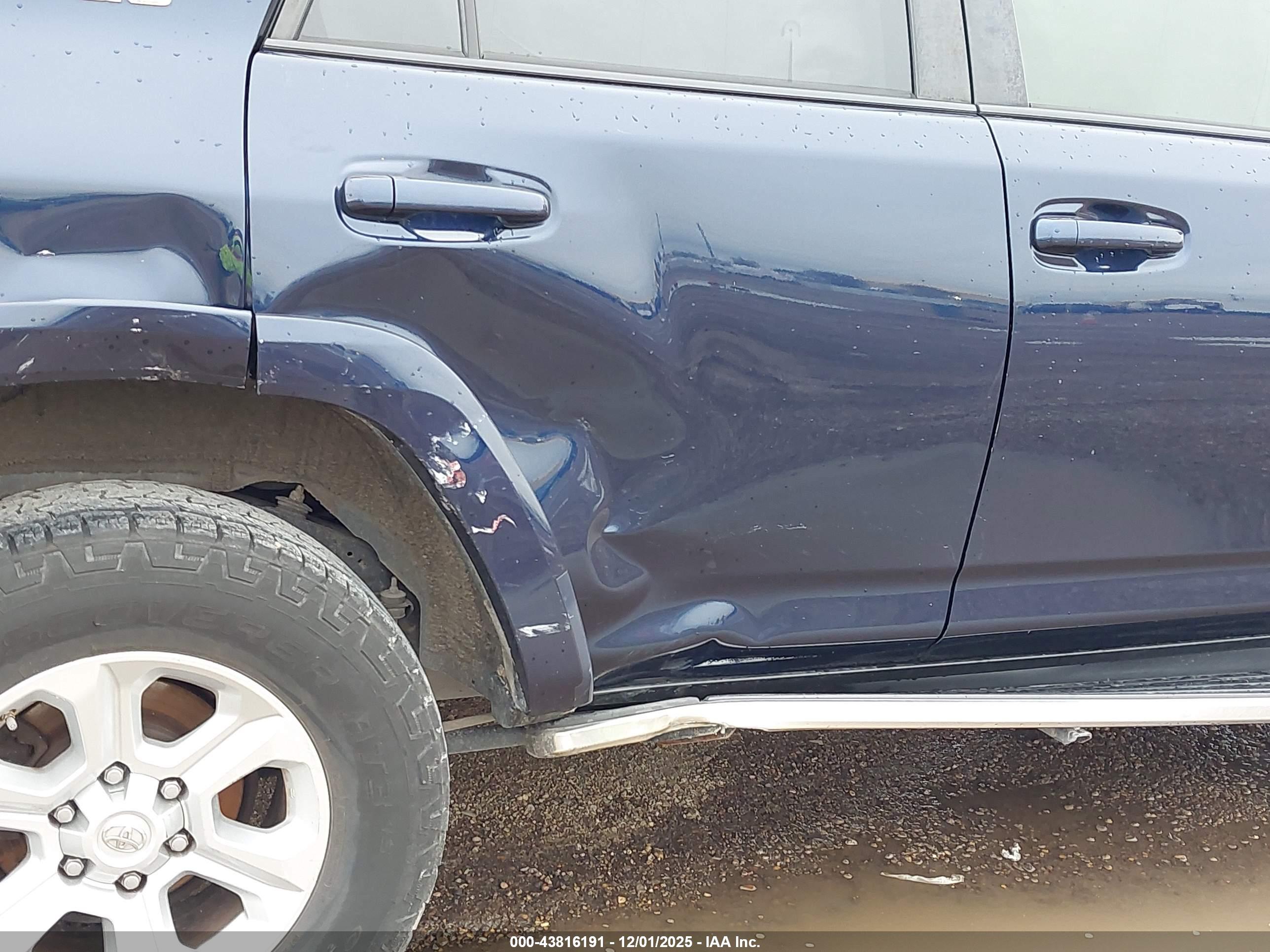 TOYOTA 4RUNNER image 6