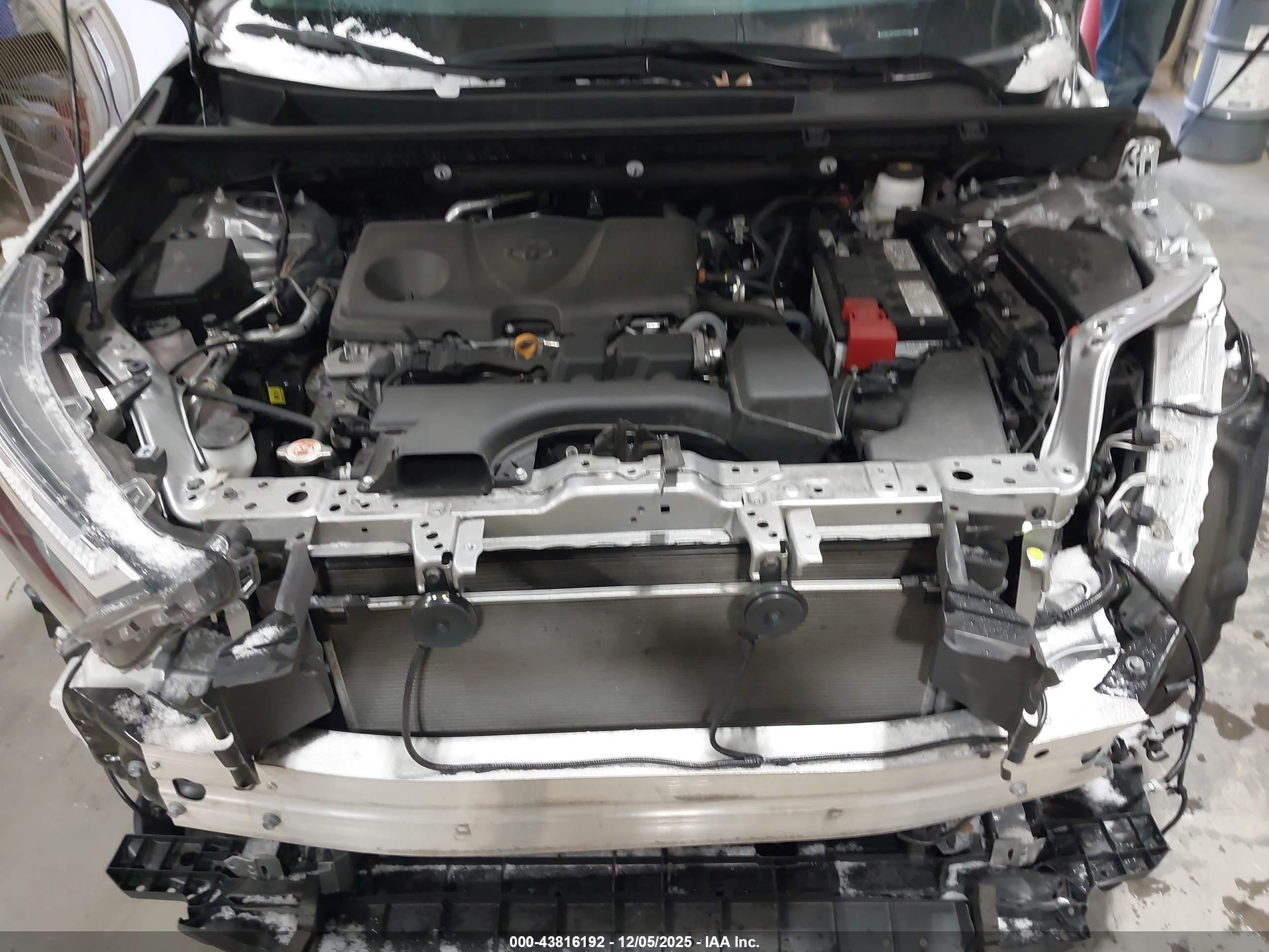 TOYOTA RAV4 image 10
