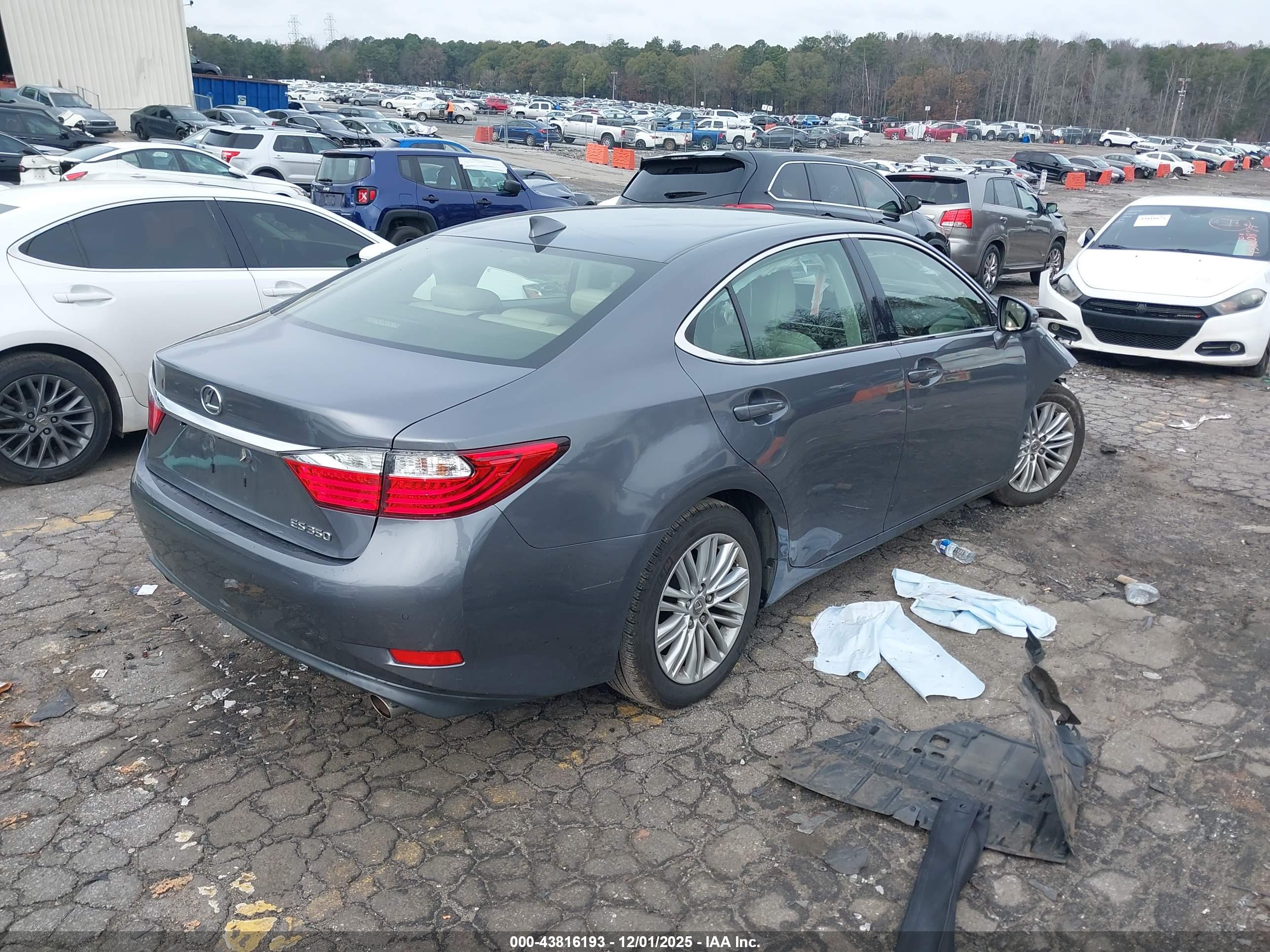 LEXUS ES image 4