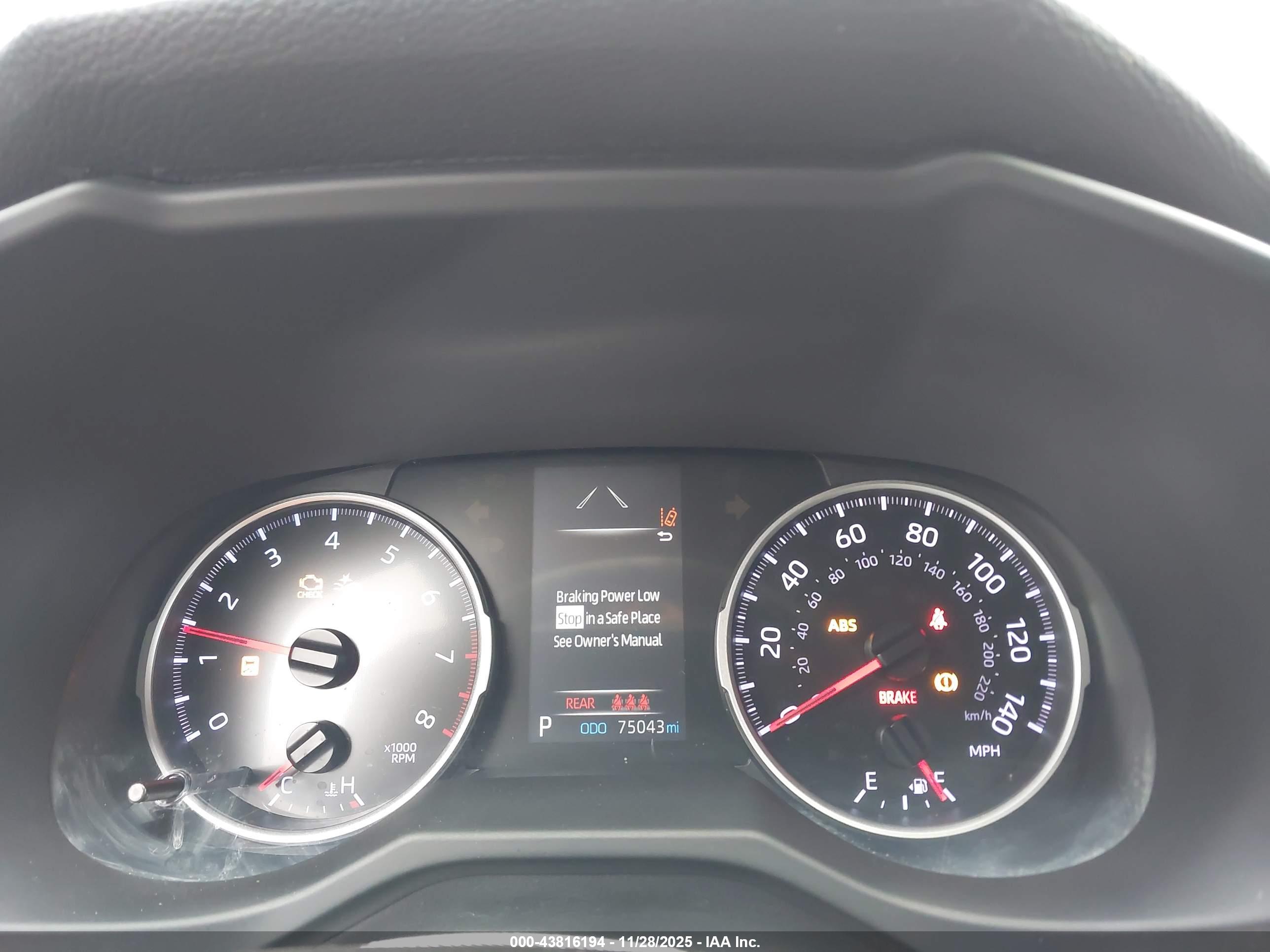 TOYOTA RAV4 image 7