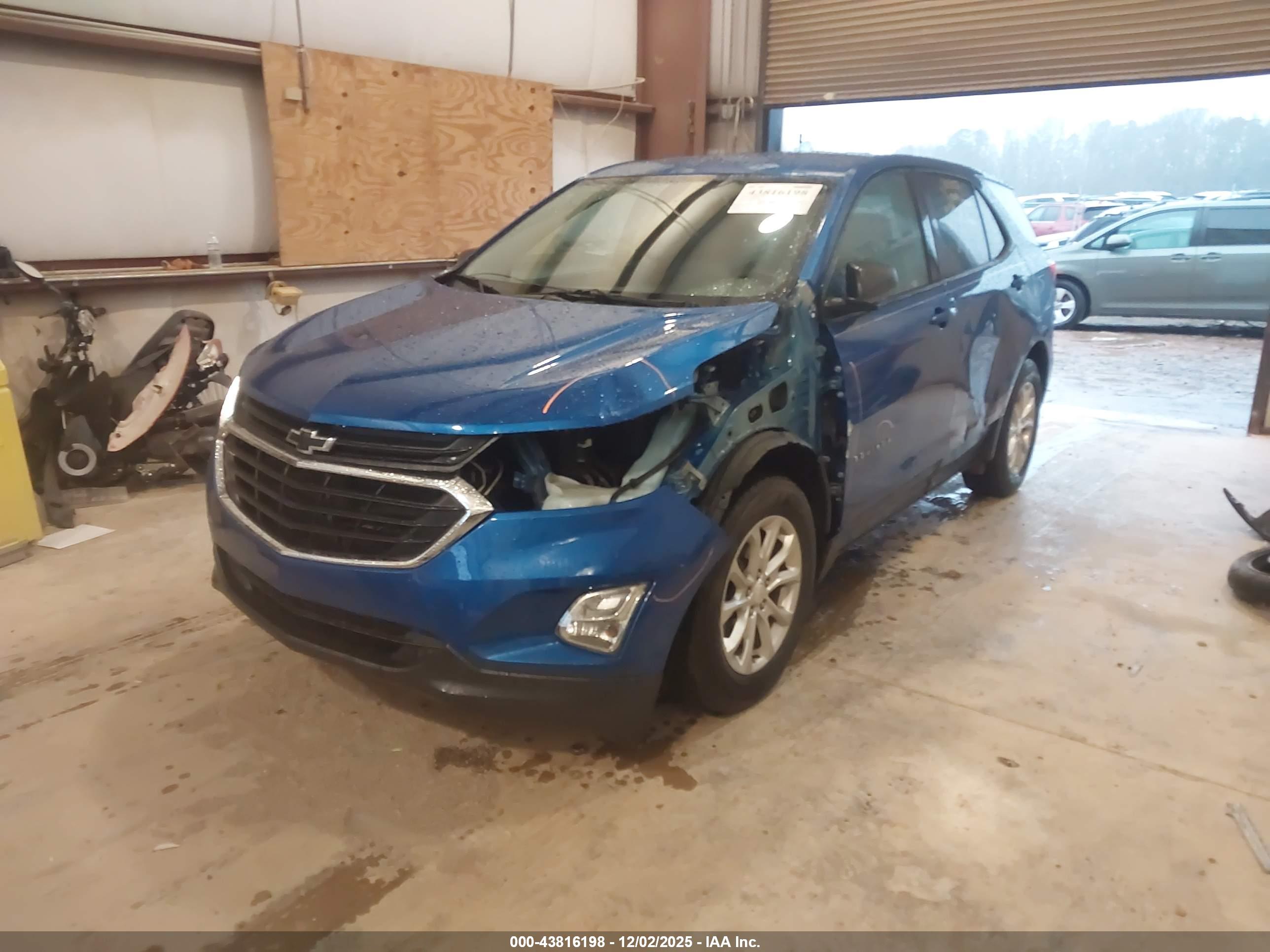 CHEVROLET EQUINOX image 2