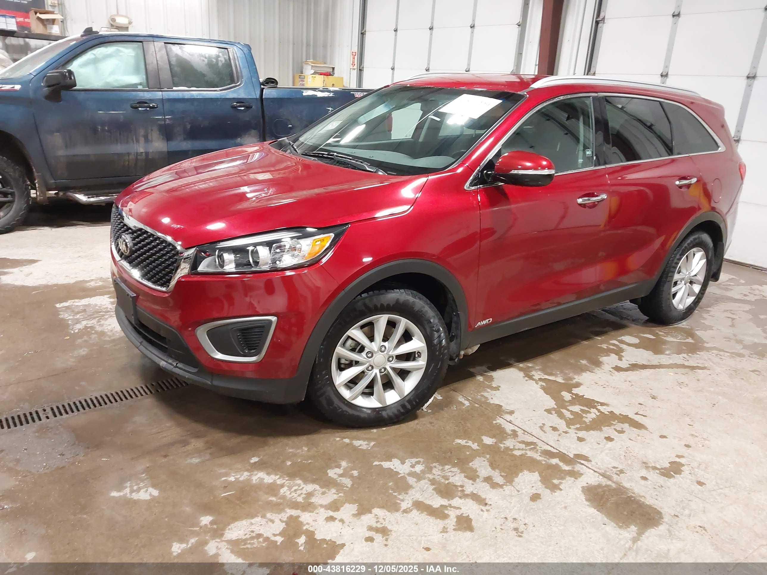 KIA SORENTO image 2