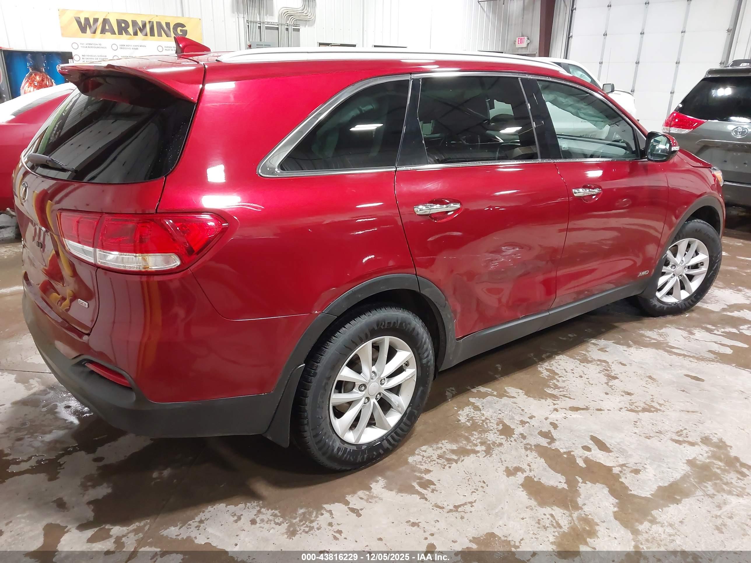 KIA SORENTO image 4