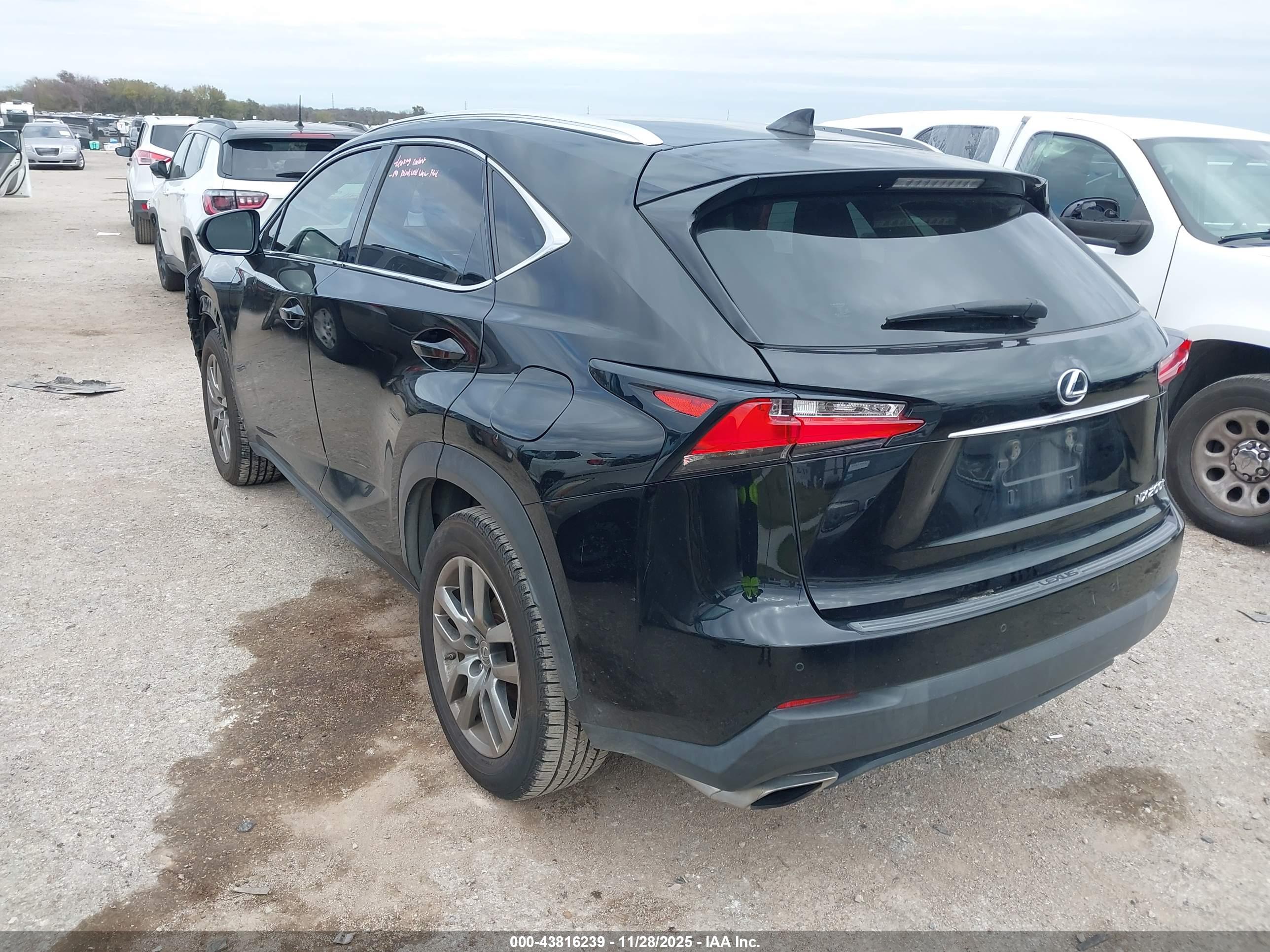LEXUS NX image 3