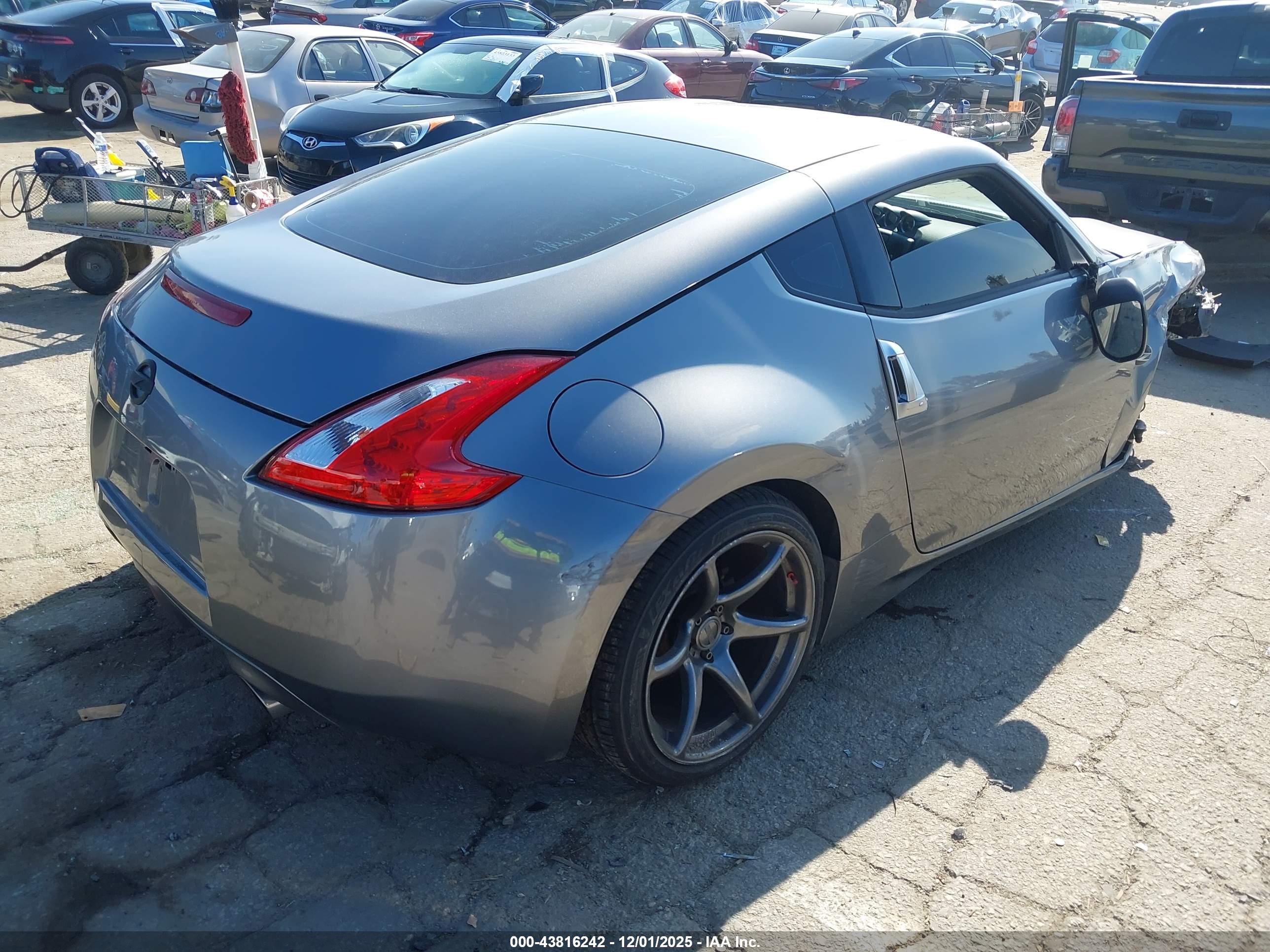 NISSAN 370Z image 4