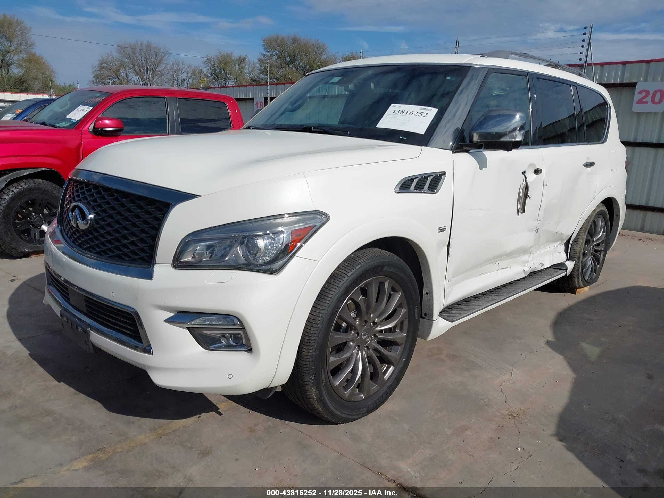 INFINITI QX80 image 2