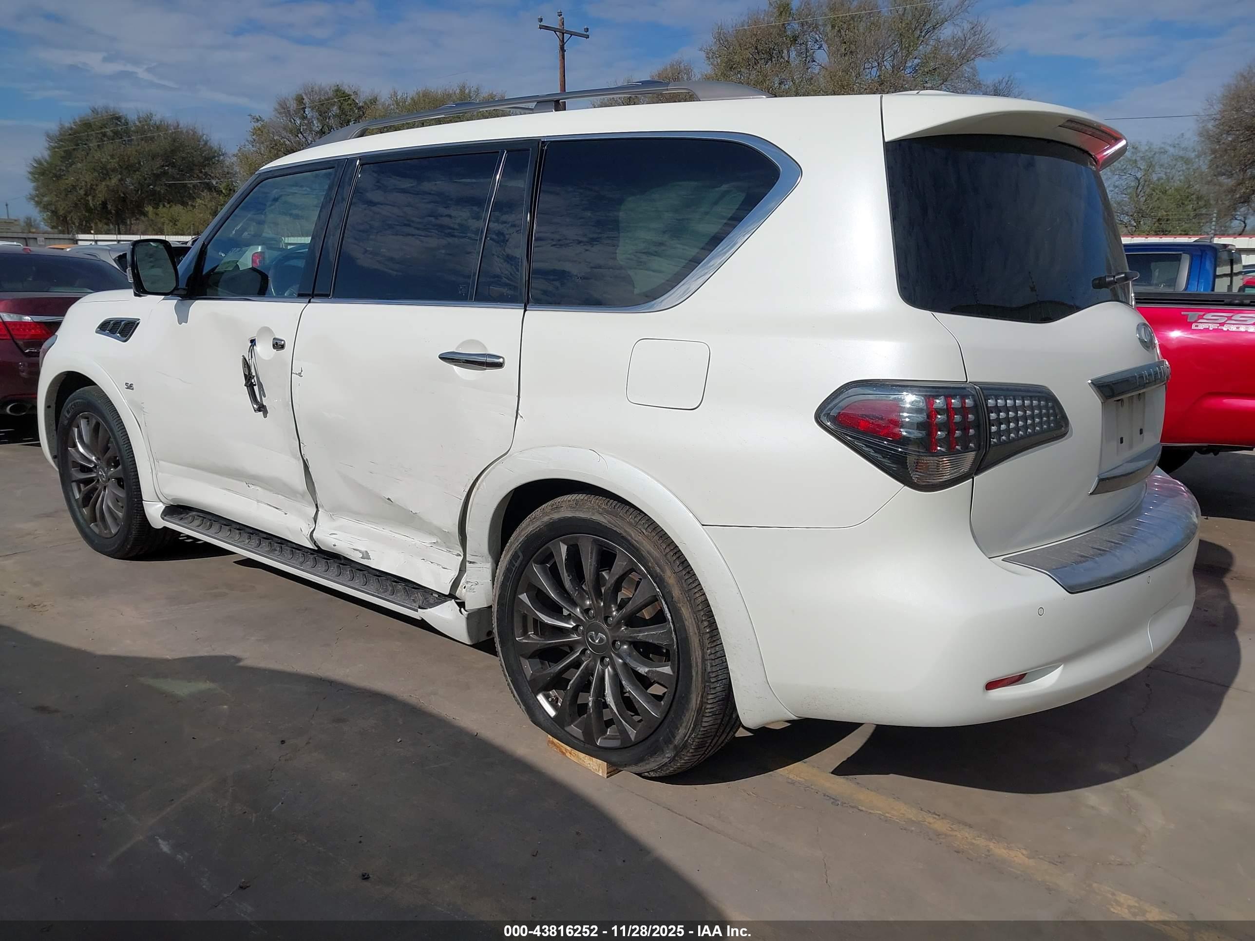 INFINITI QX80 image 3