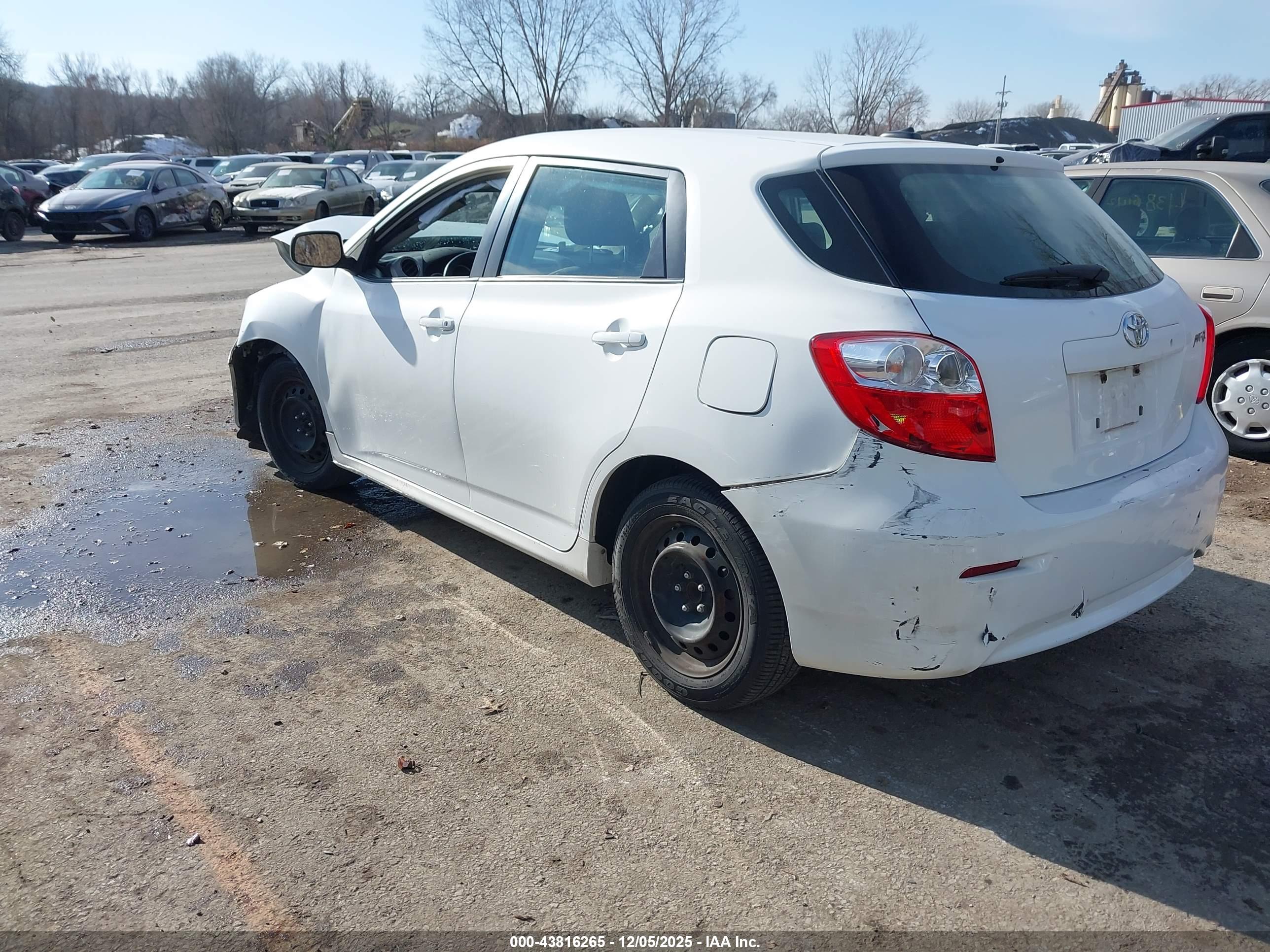 TOYOTA MATRIX image 3