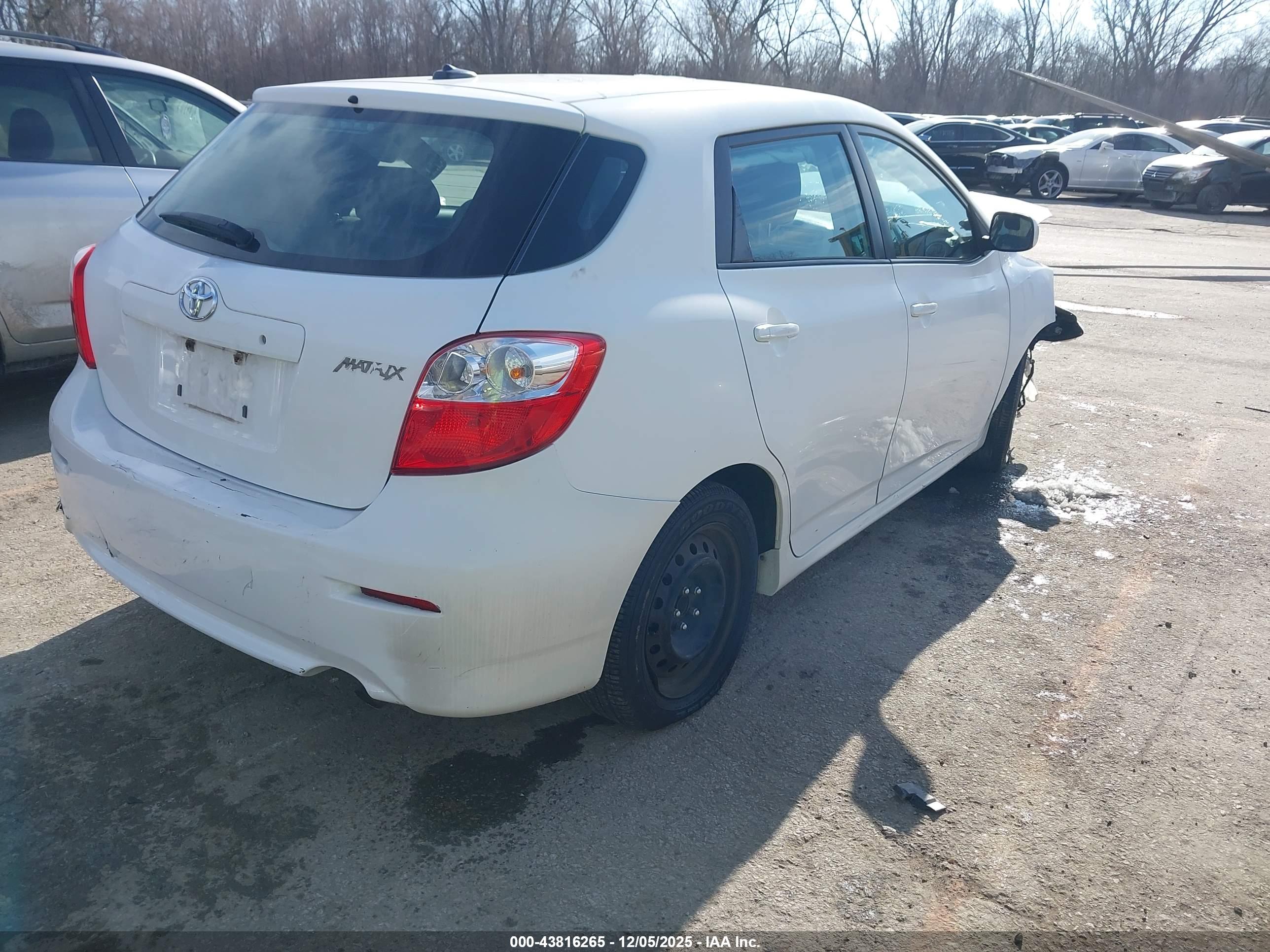 TOYOTA MATRIX image 4