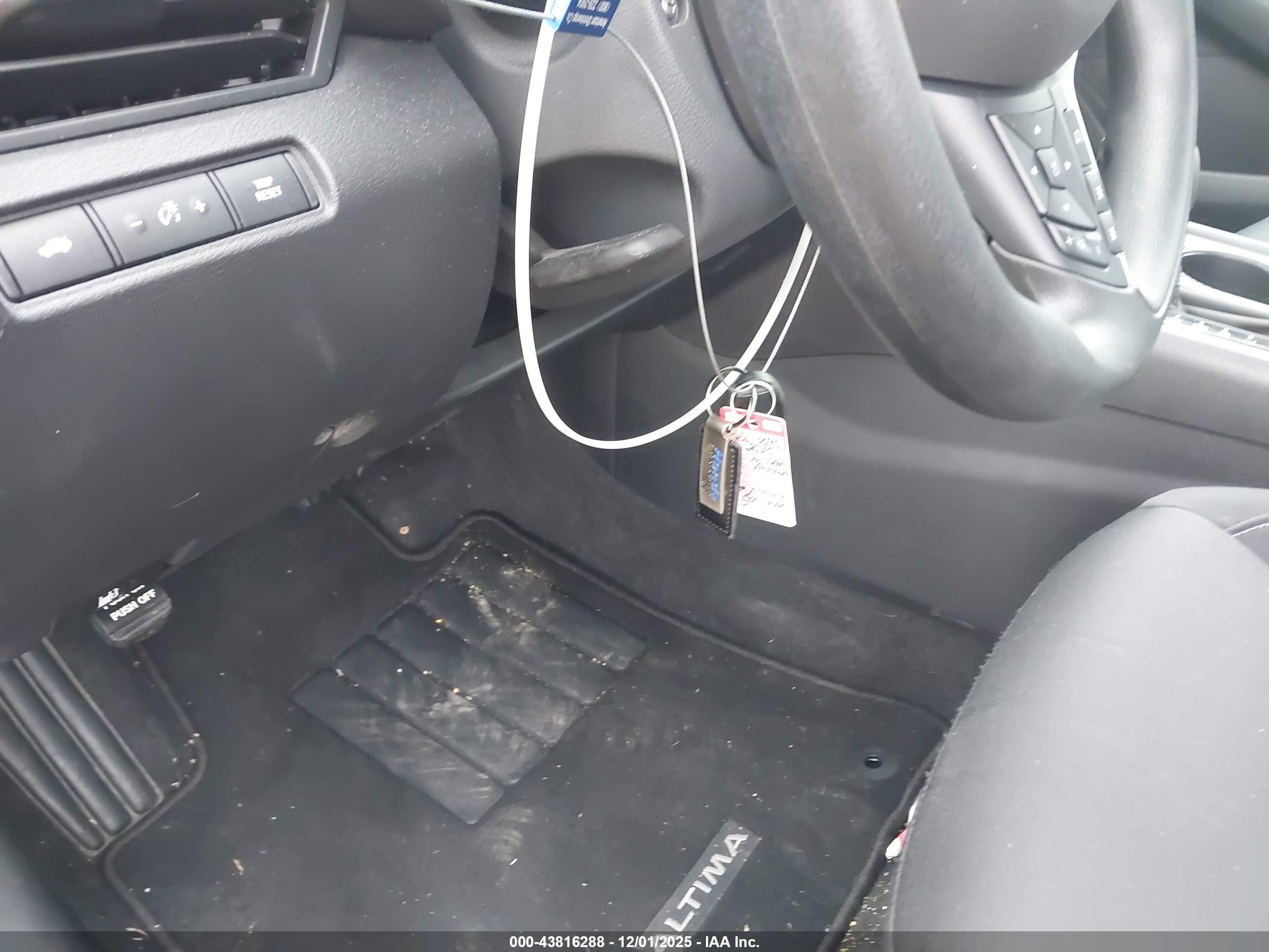 NISSAN ALTIMA image 11
