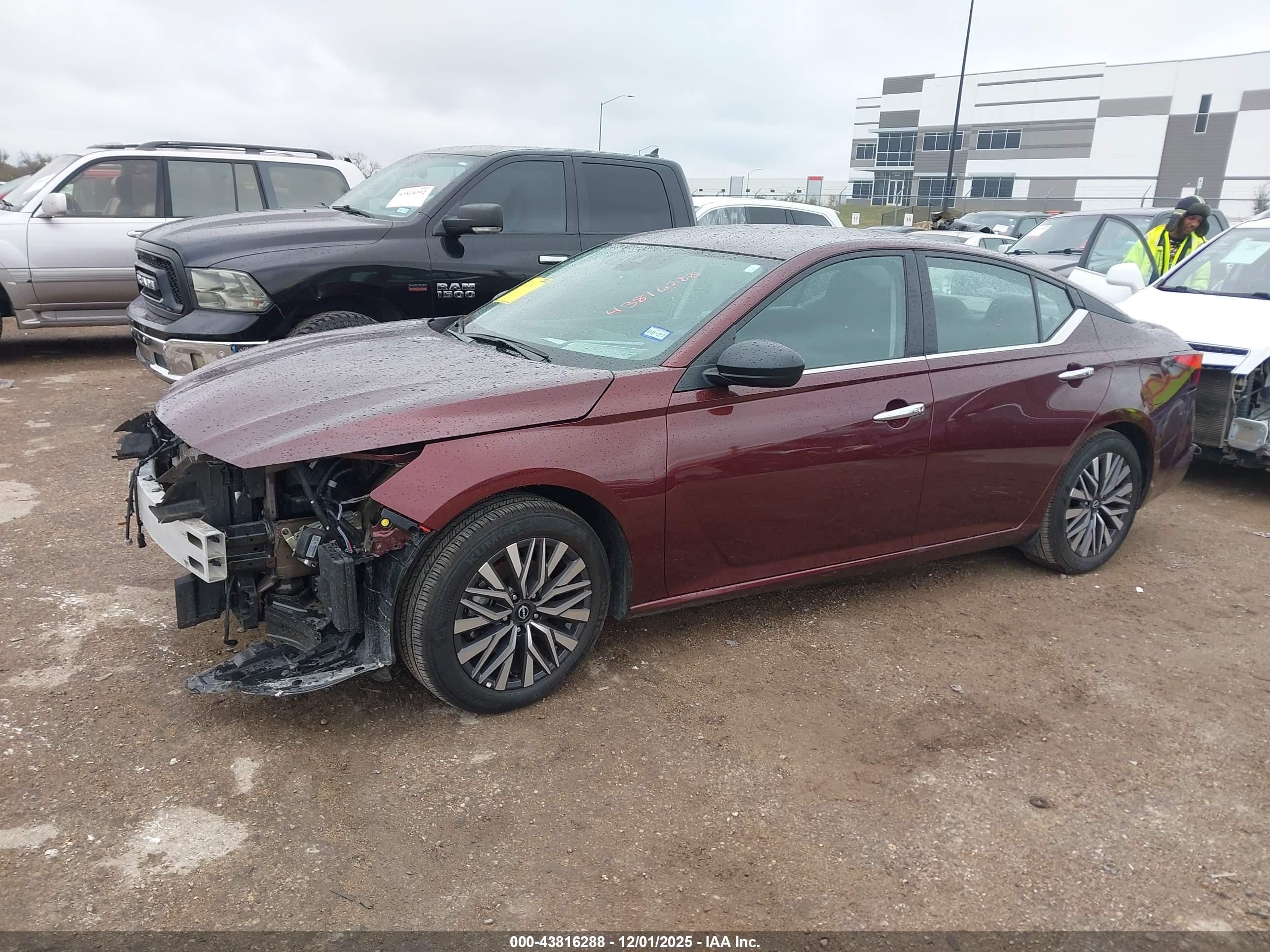 NISSAN ALTIMA image 2