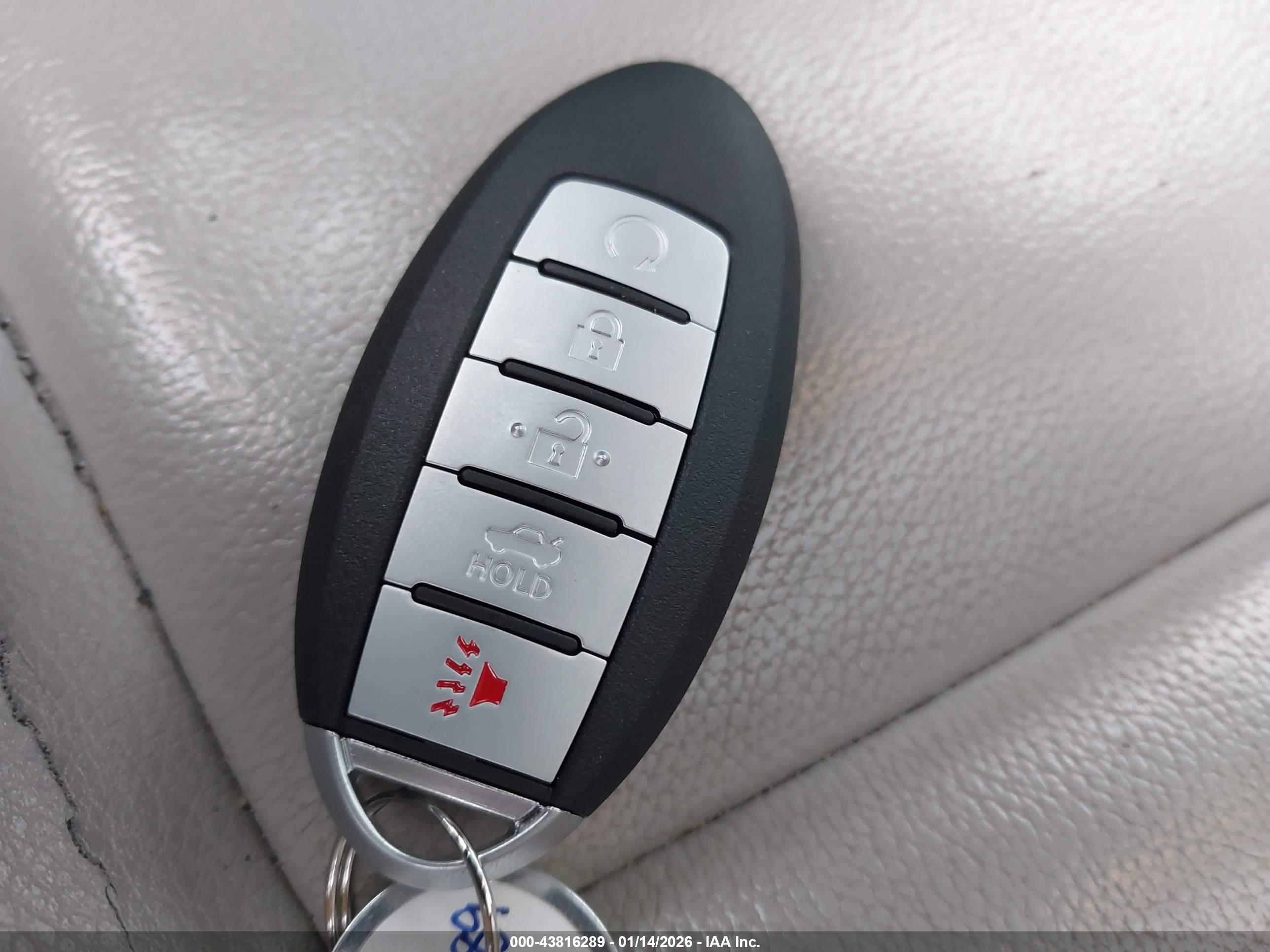 NISSAN ROGUE image 11
