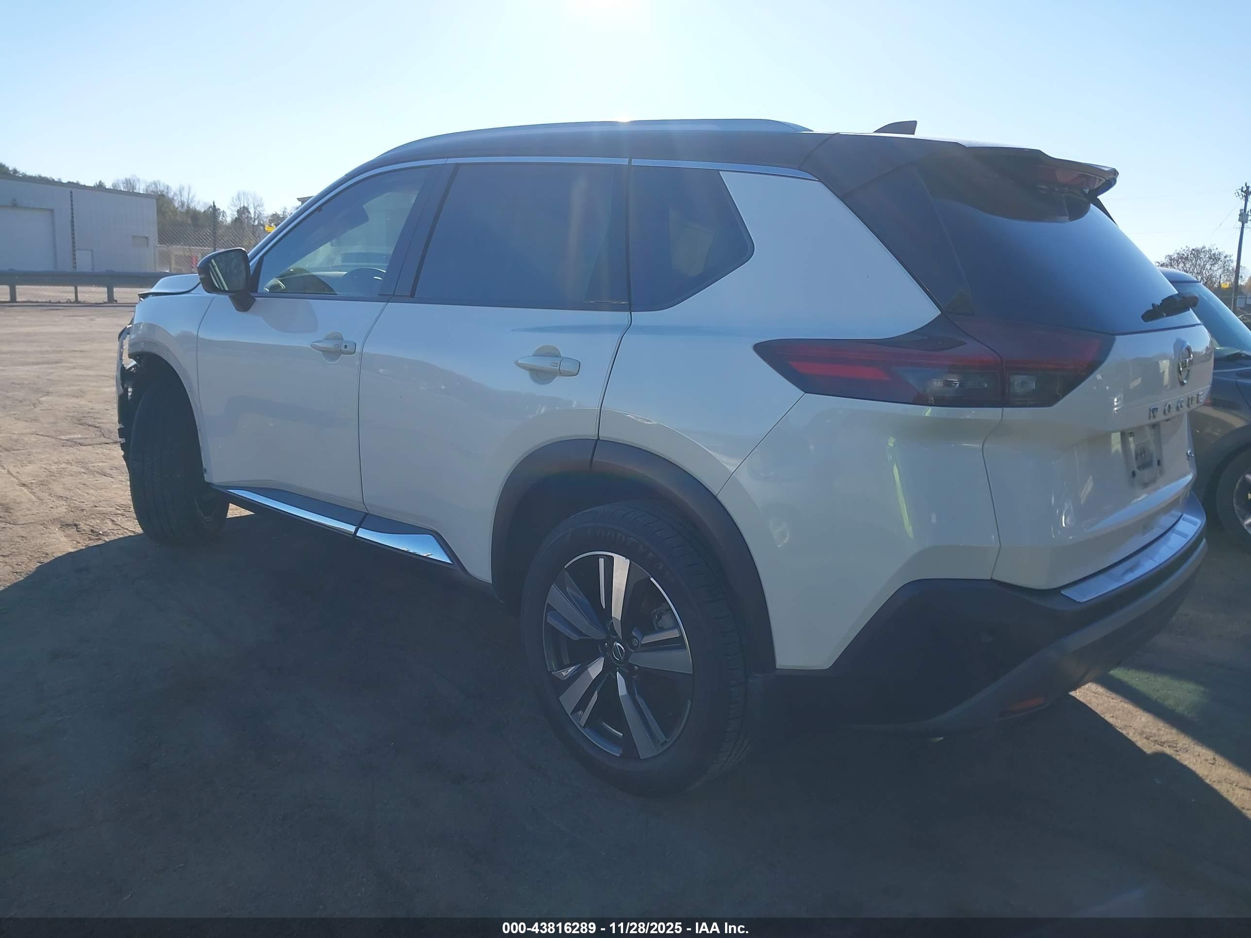 NISSAN ROGUE image 3