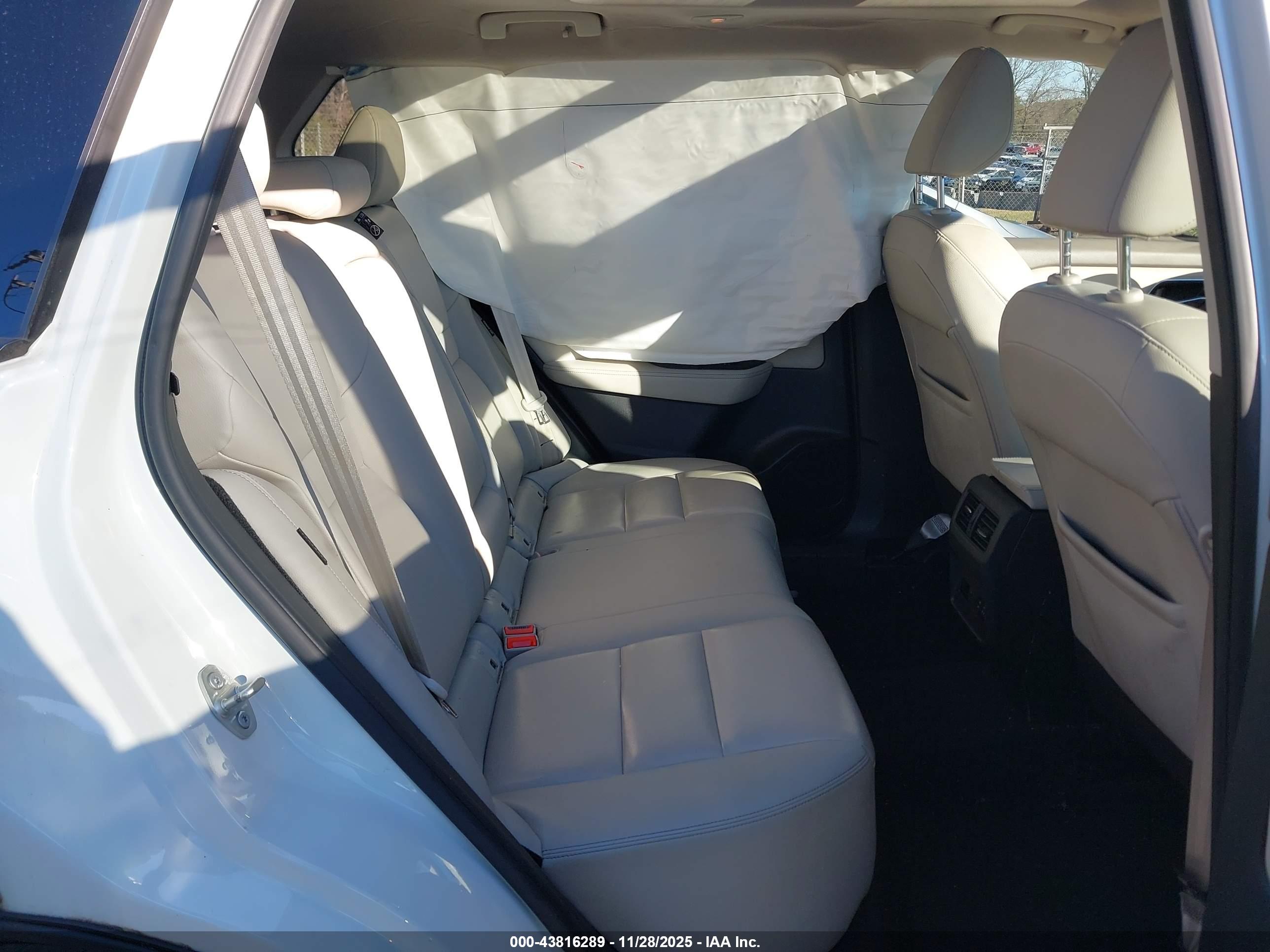 NISSAN ROGUE image 8