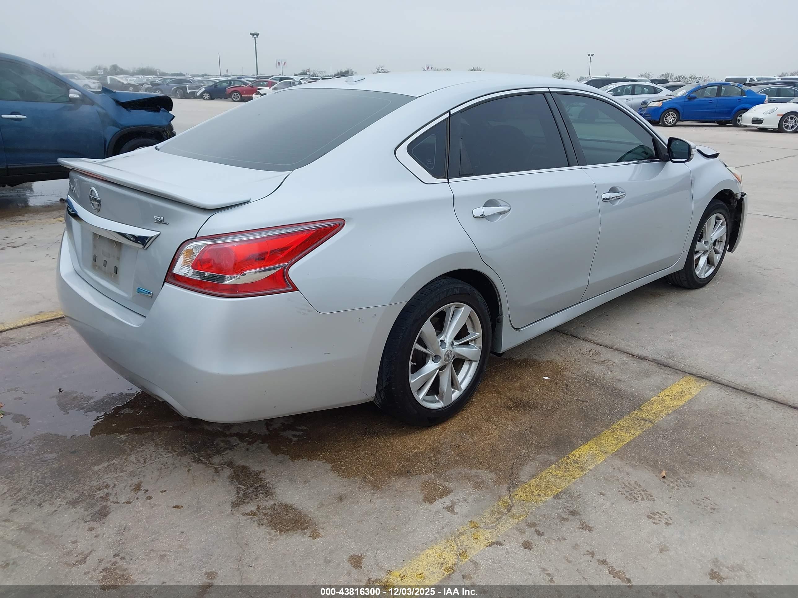 NISSAN ALTIMA image 4