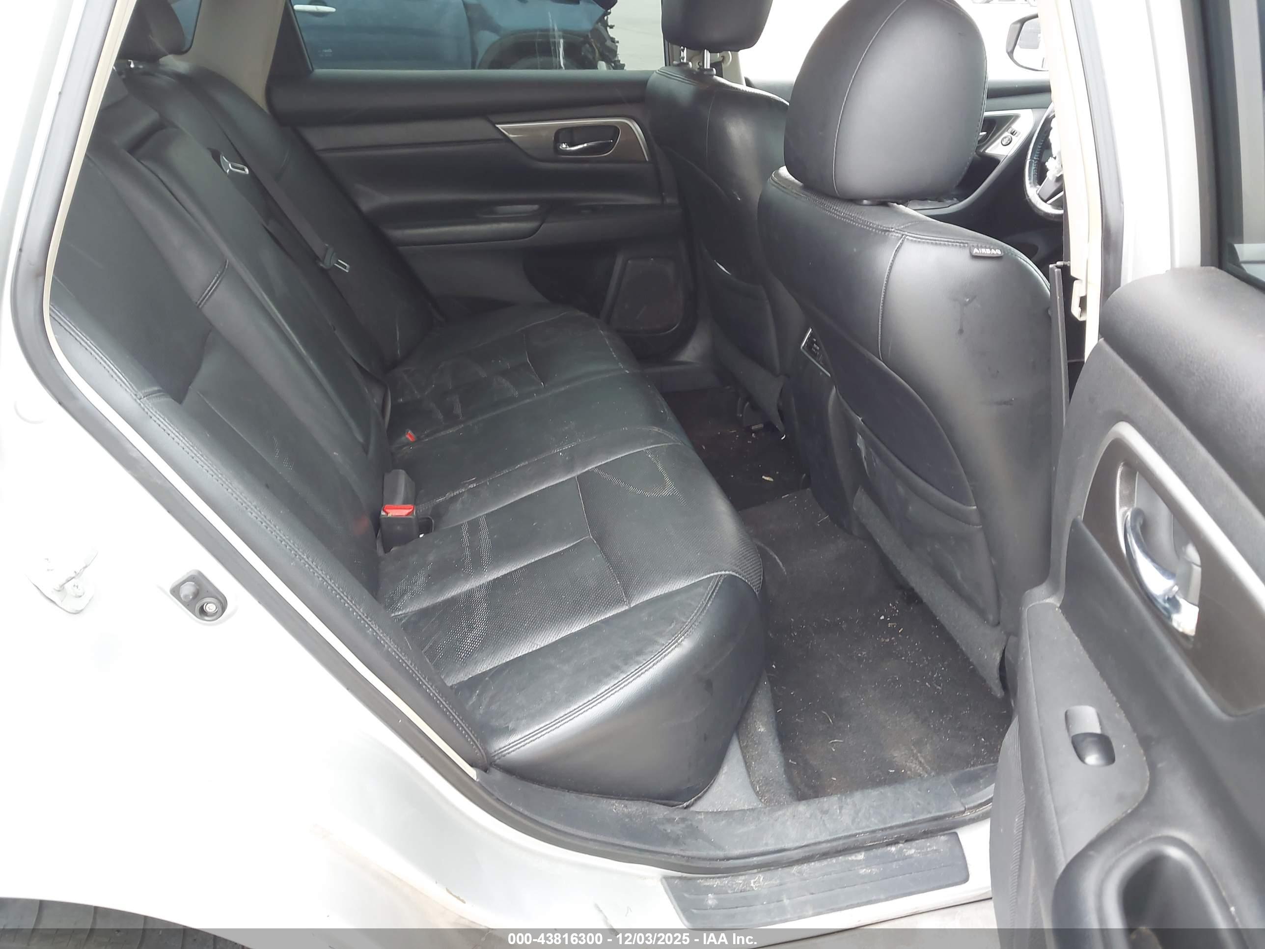 NISSAN ALTIMA image 8