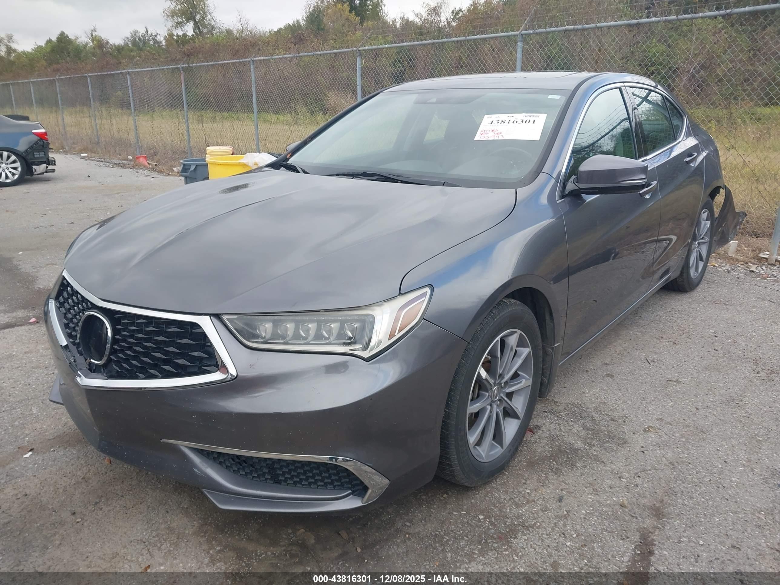 ACURA TLX image 2