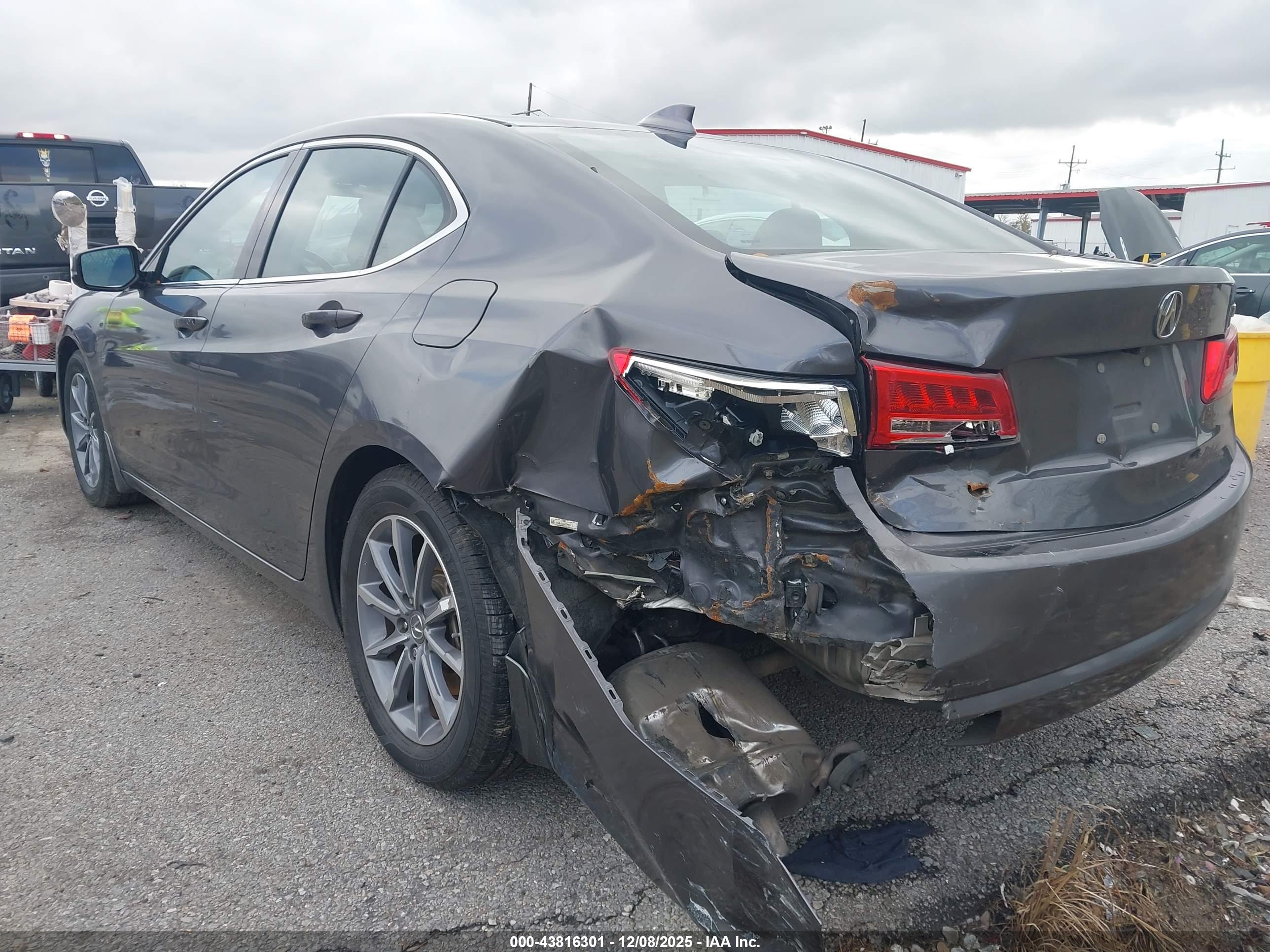 ACURA TLX image 3