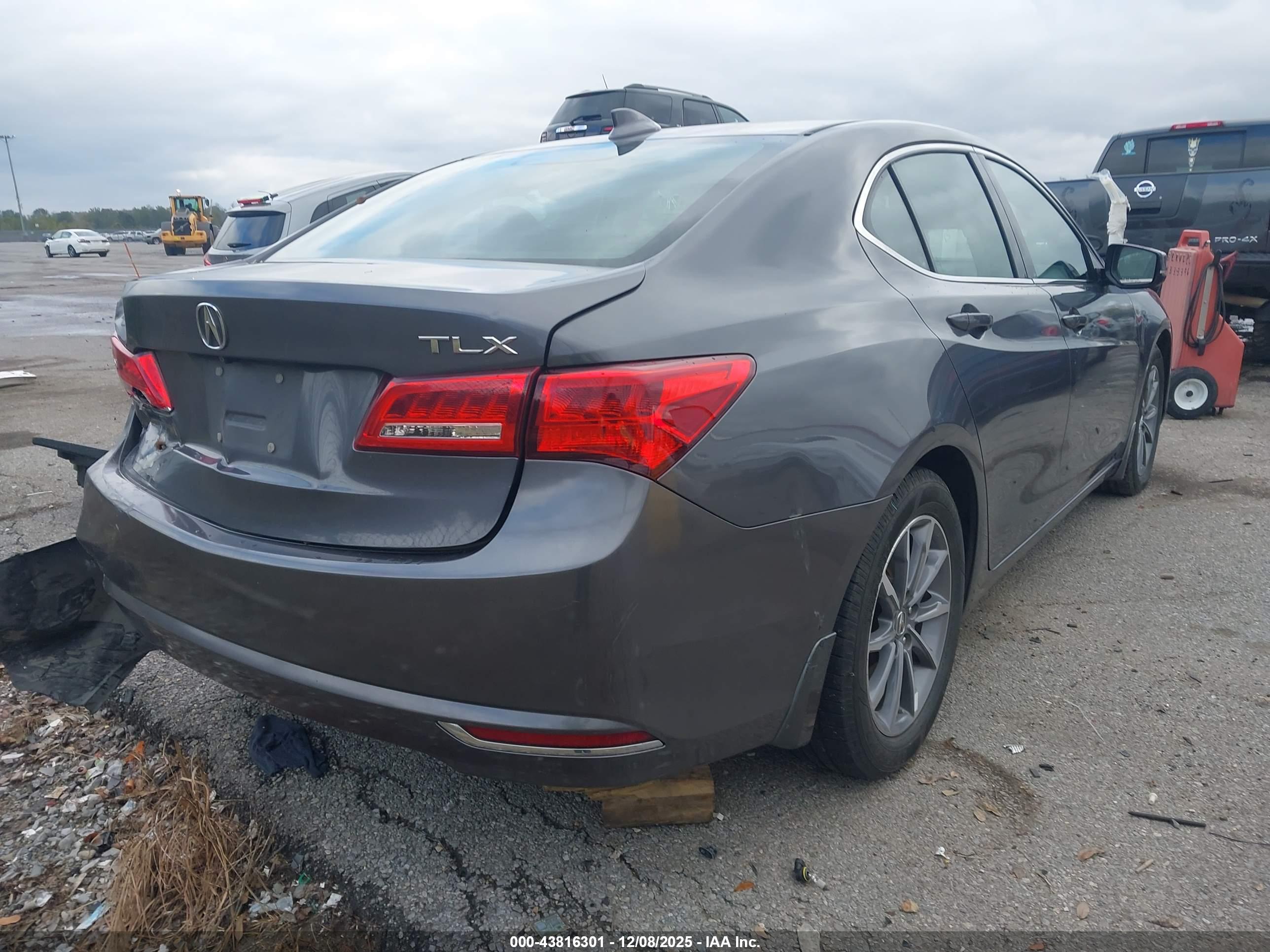 ACURA TLX image 4