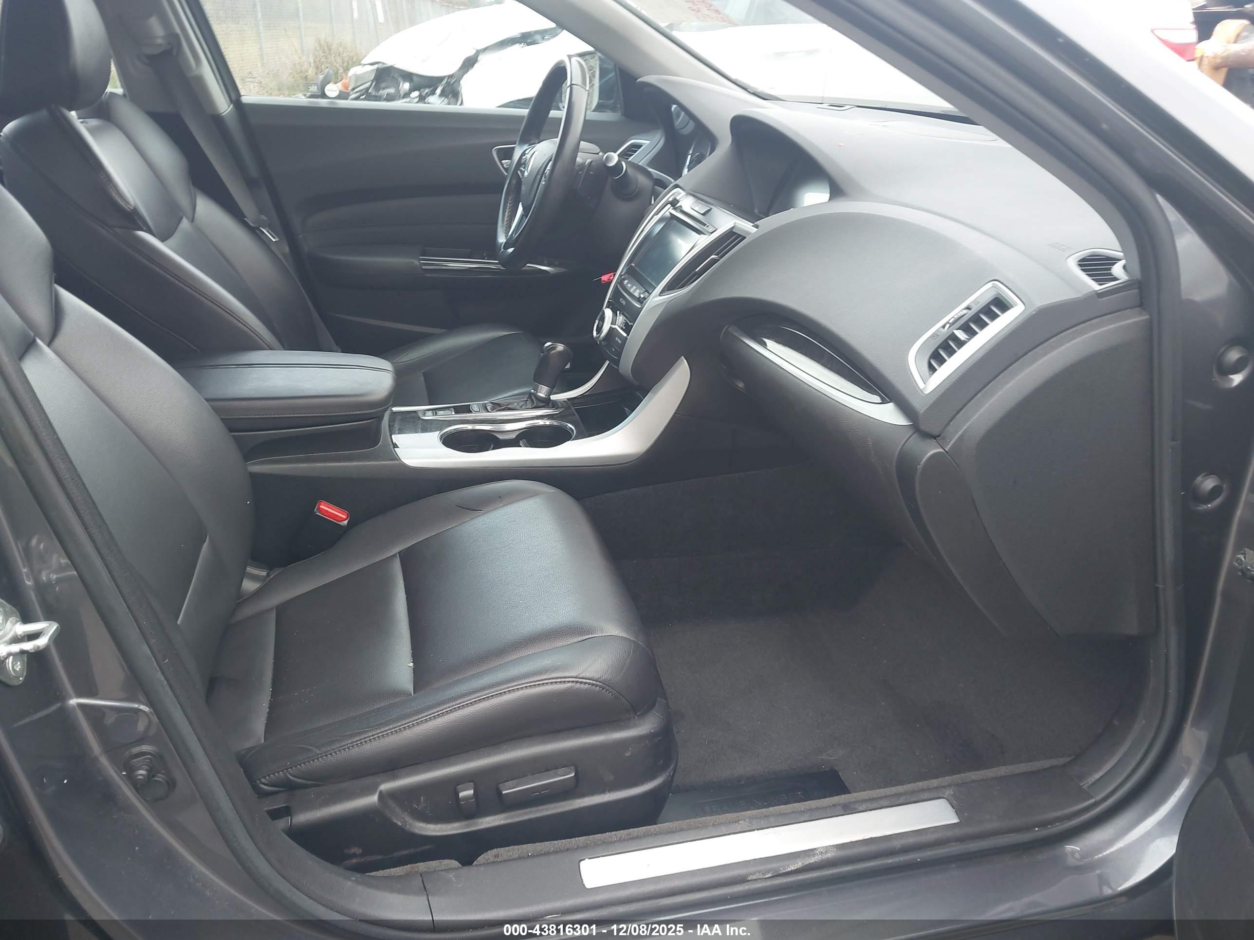 ACURA TLX image 5