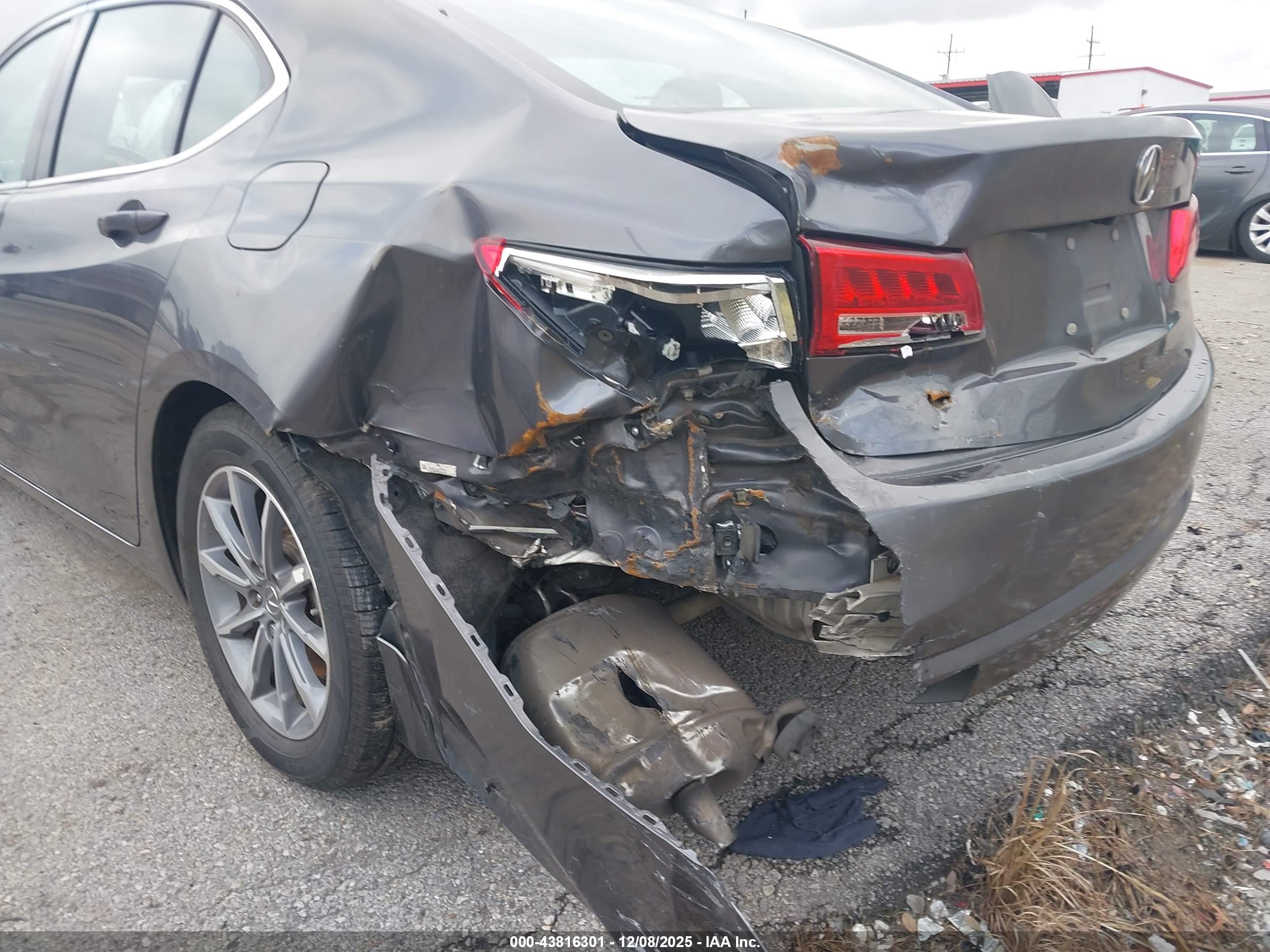 ACURA TLX image 6