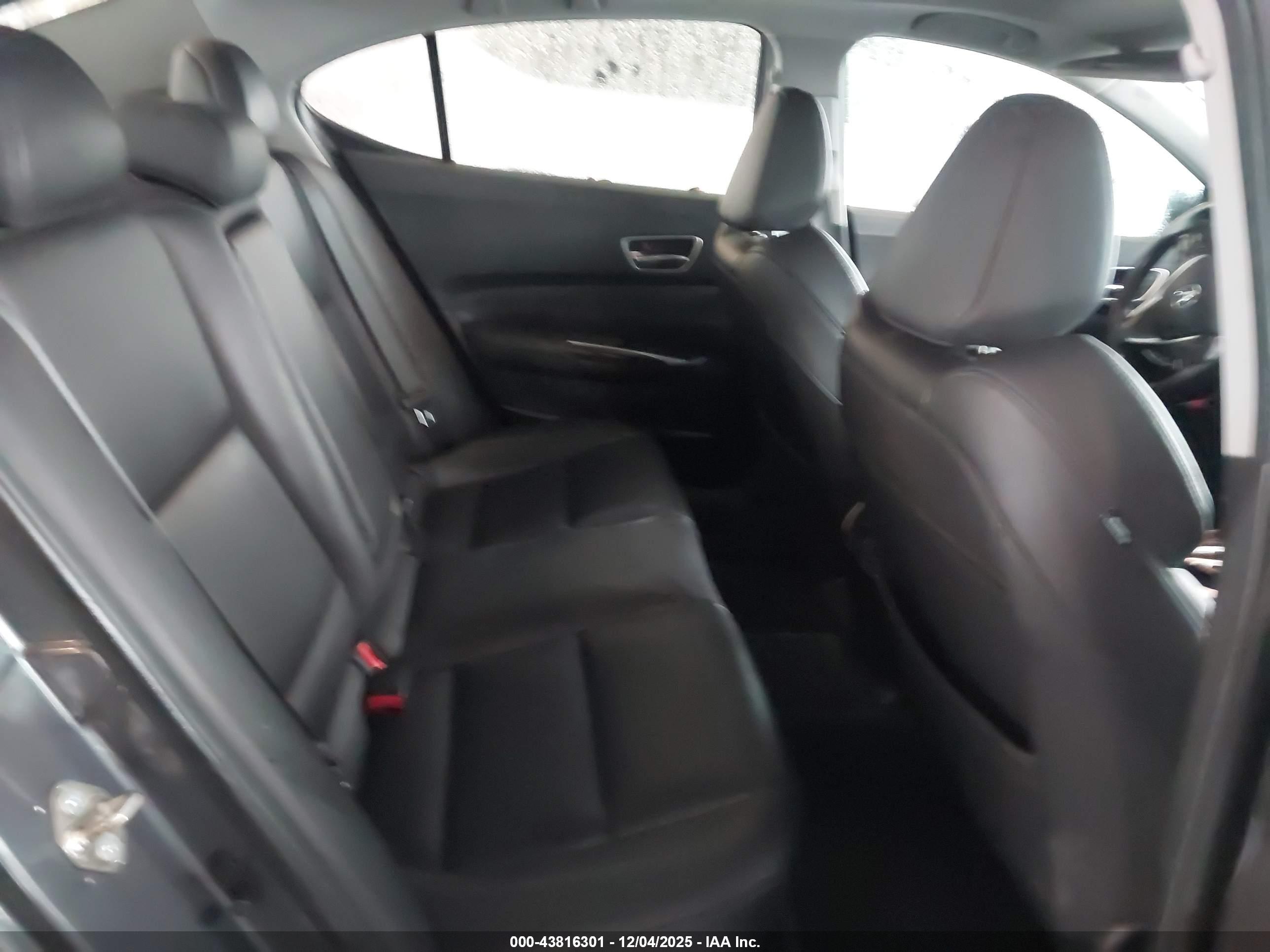 ACURA TLX image 8