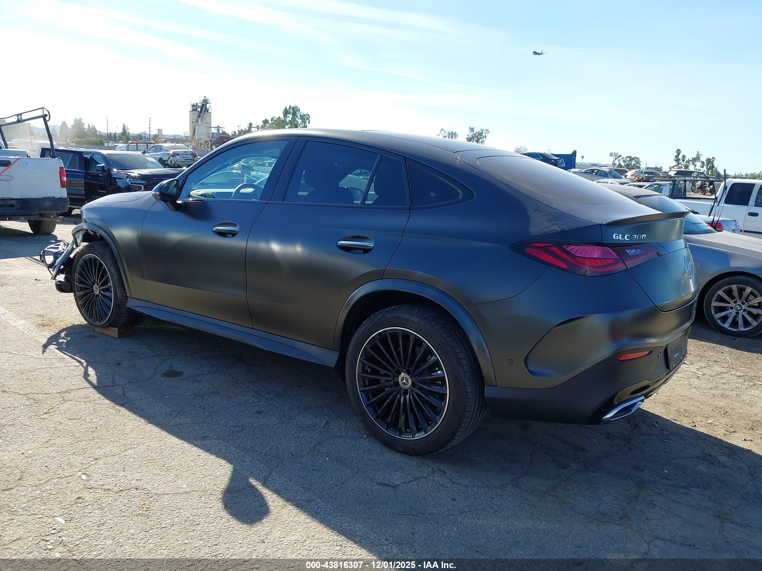 MERCEDES-BENZ GLC image 3