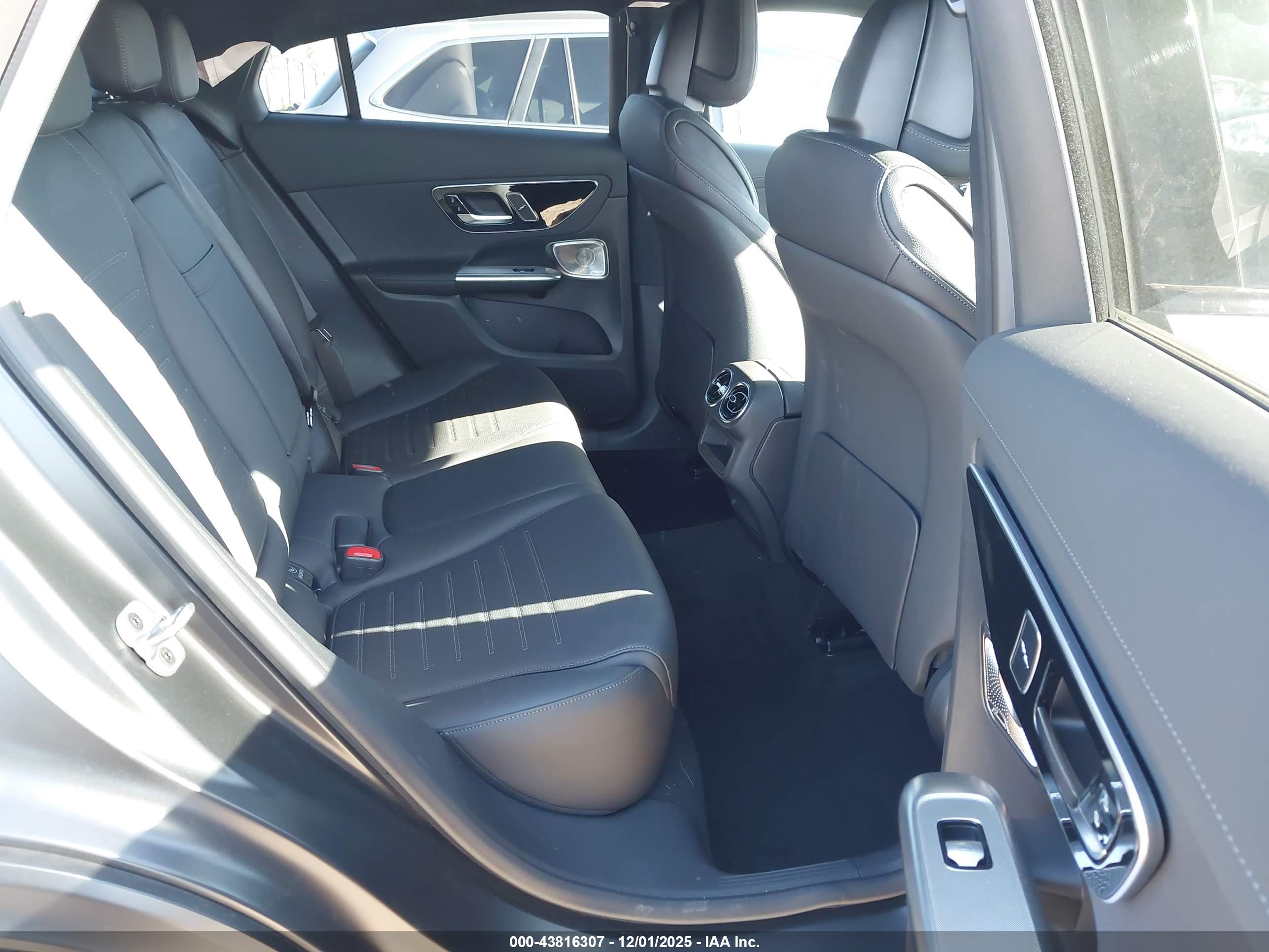 MERCEDES-BENZ GLC image 5