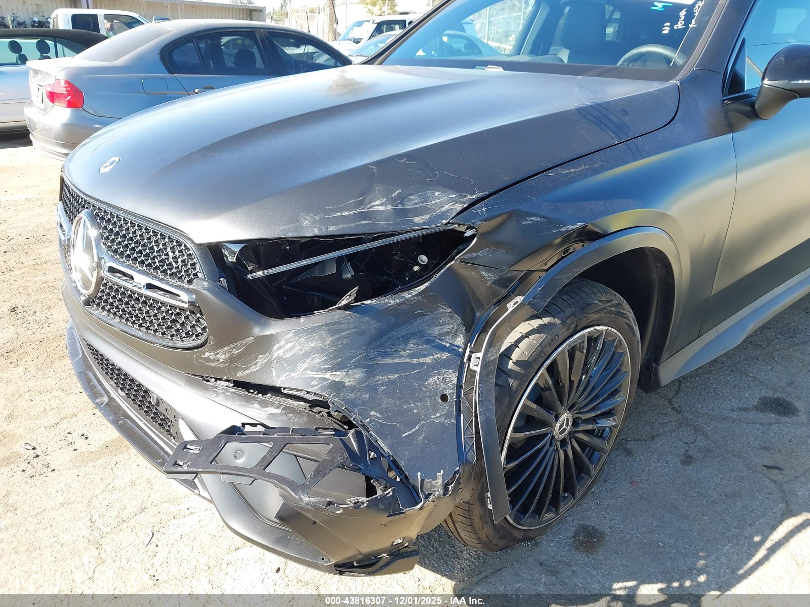 MERCEDES-BENZ GLC image 6