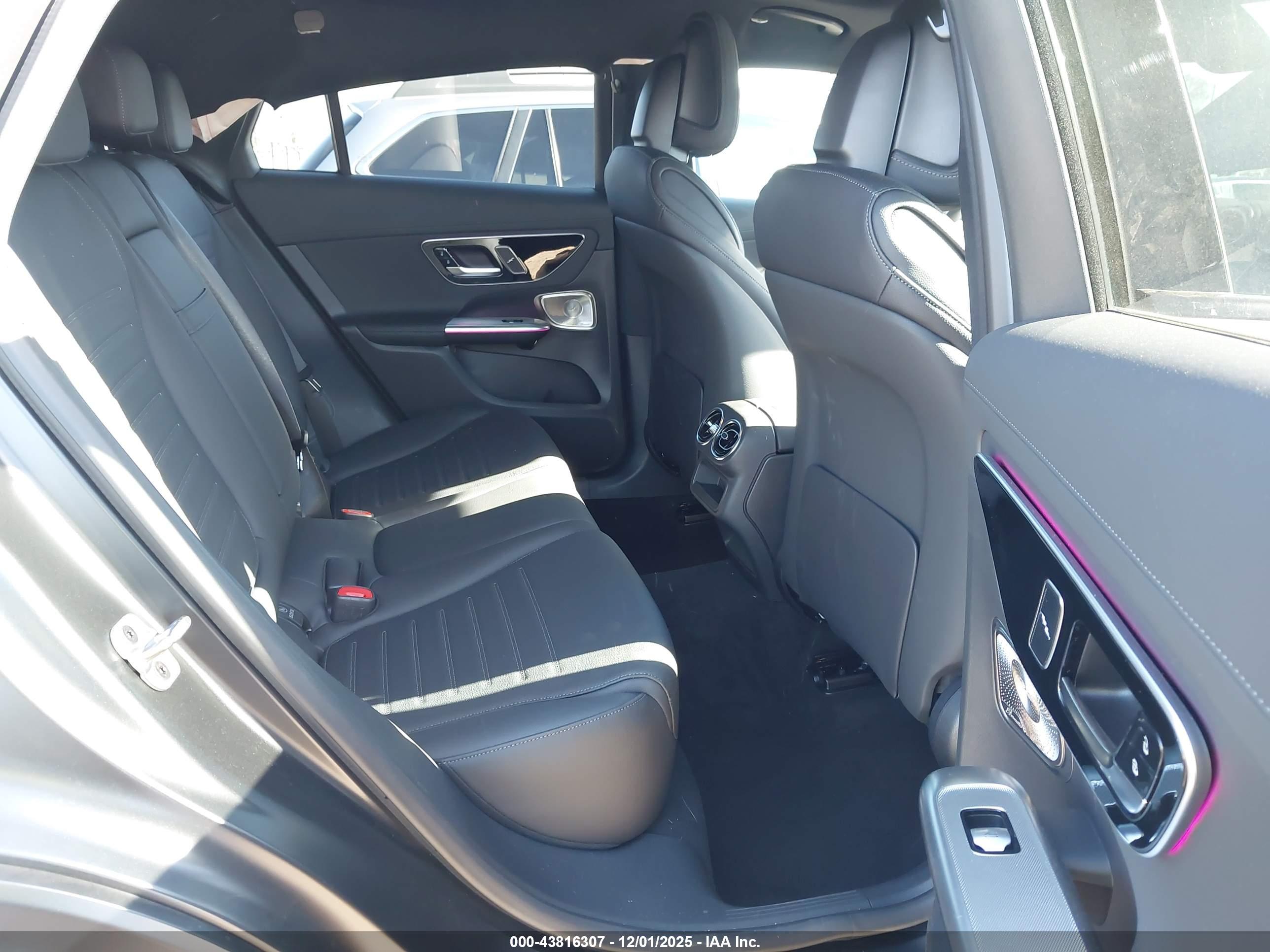 MERCEDES-BENZ GLC image 8
