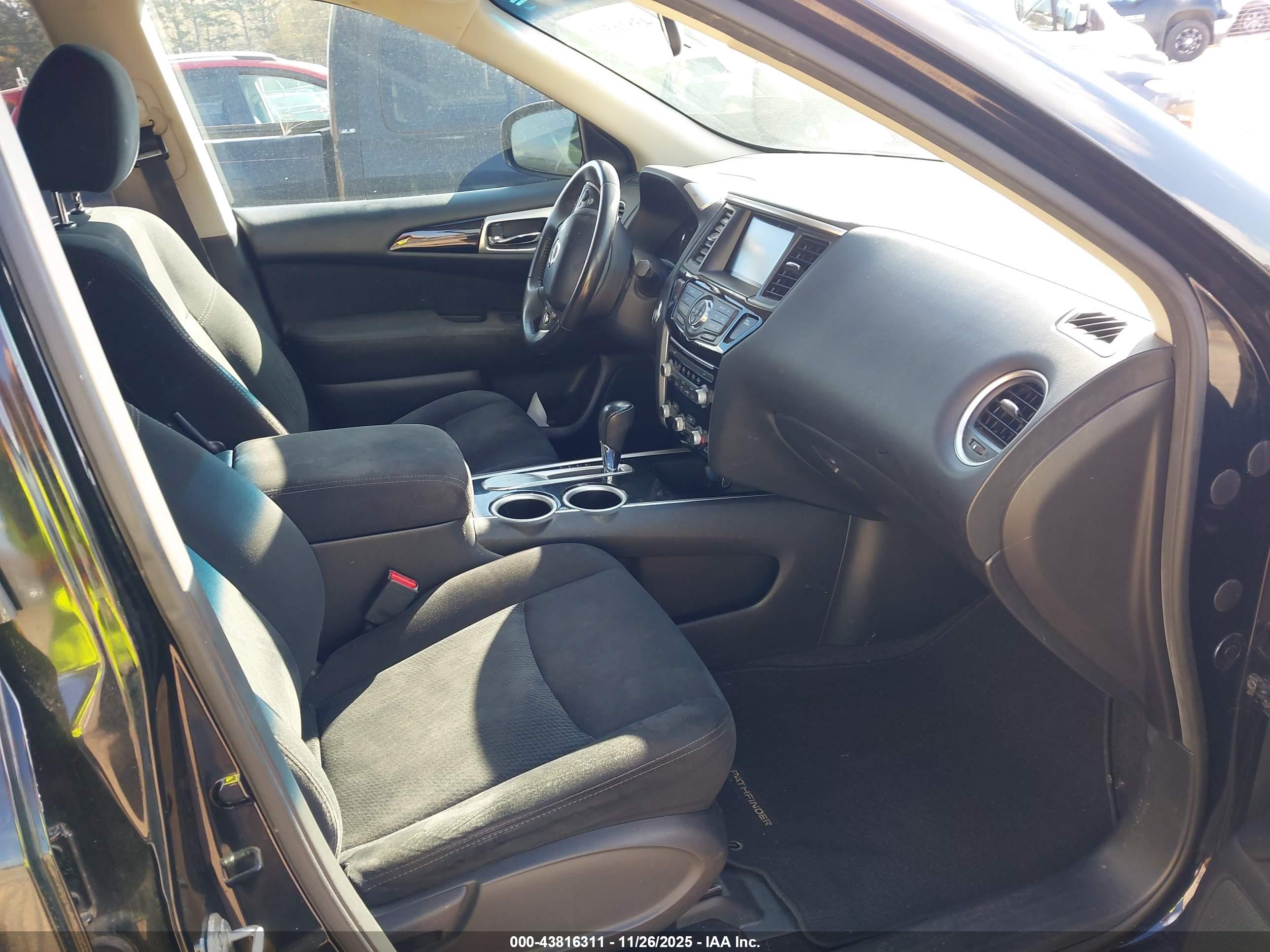 NISSAN PATHFINDER image 5