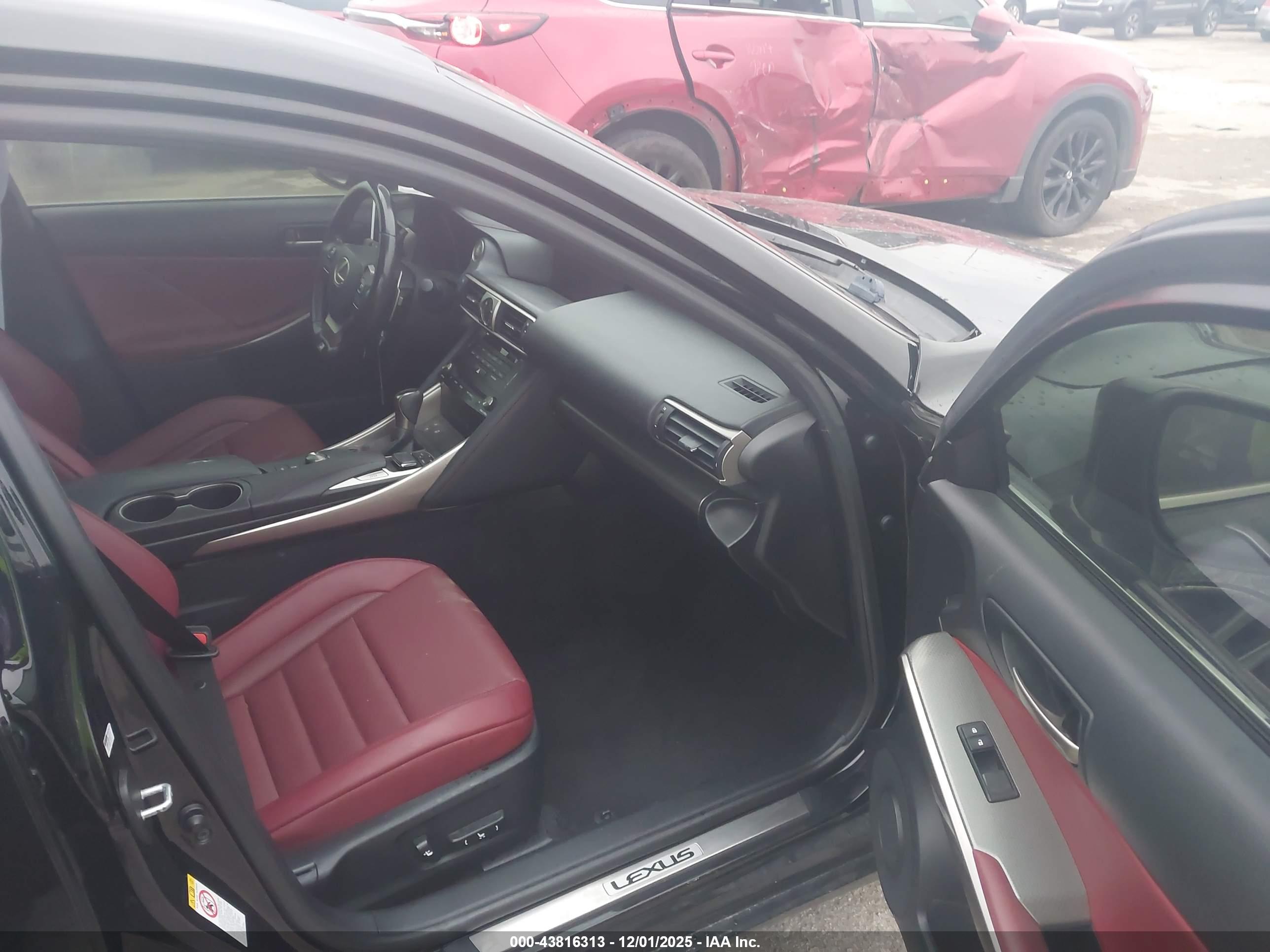 LEXUS IS image 5