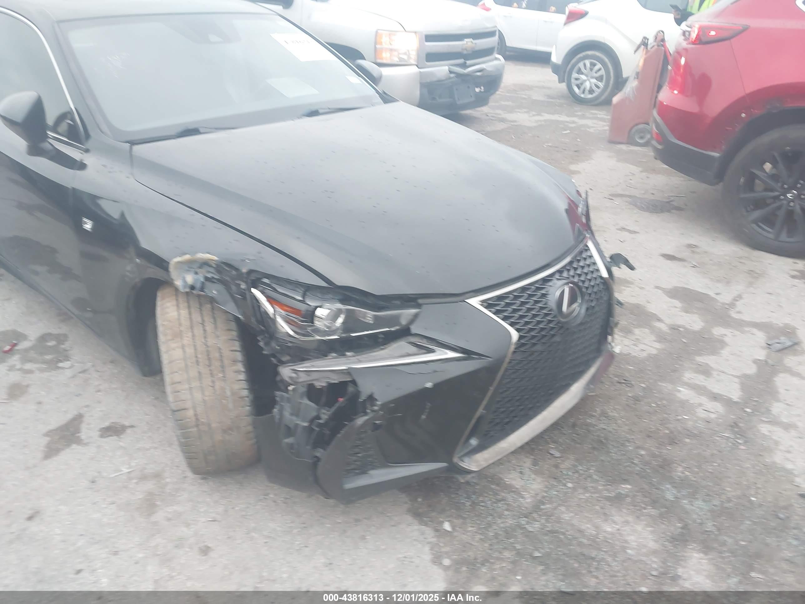 LEXUS IS image 6