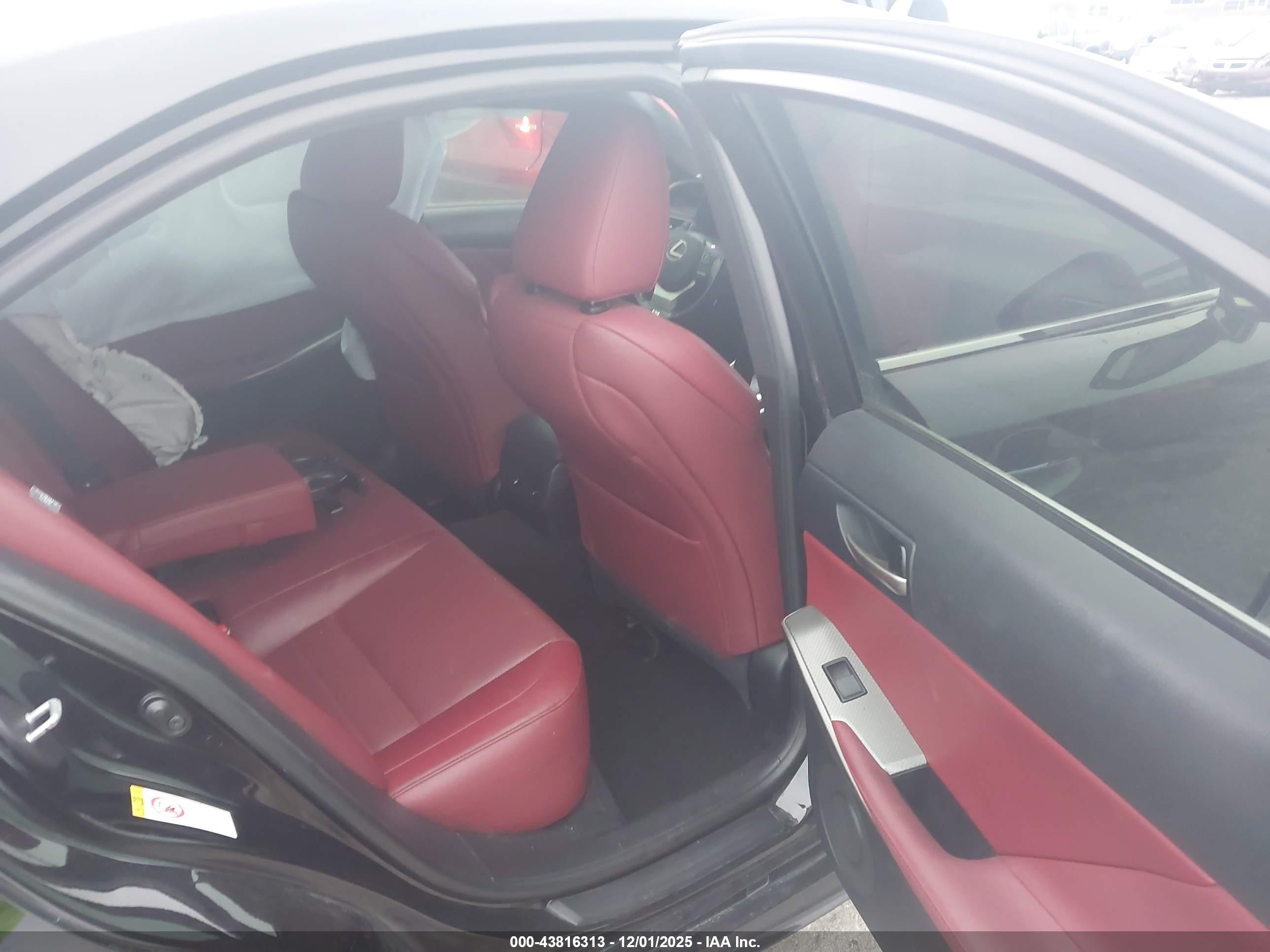 LEXUS IS image 8